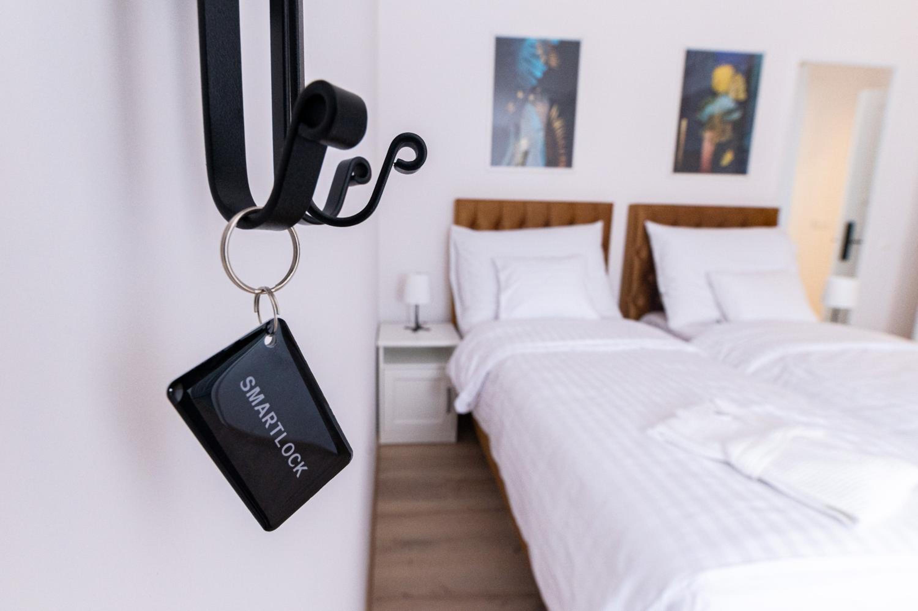 Twin Room - Photo 17