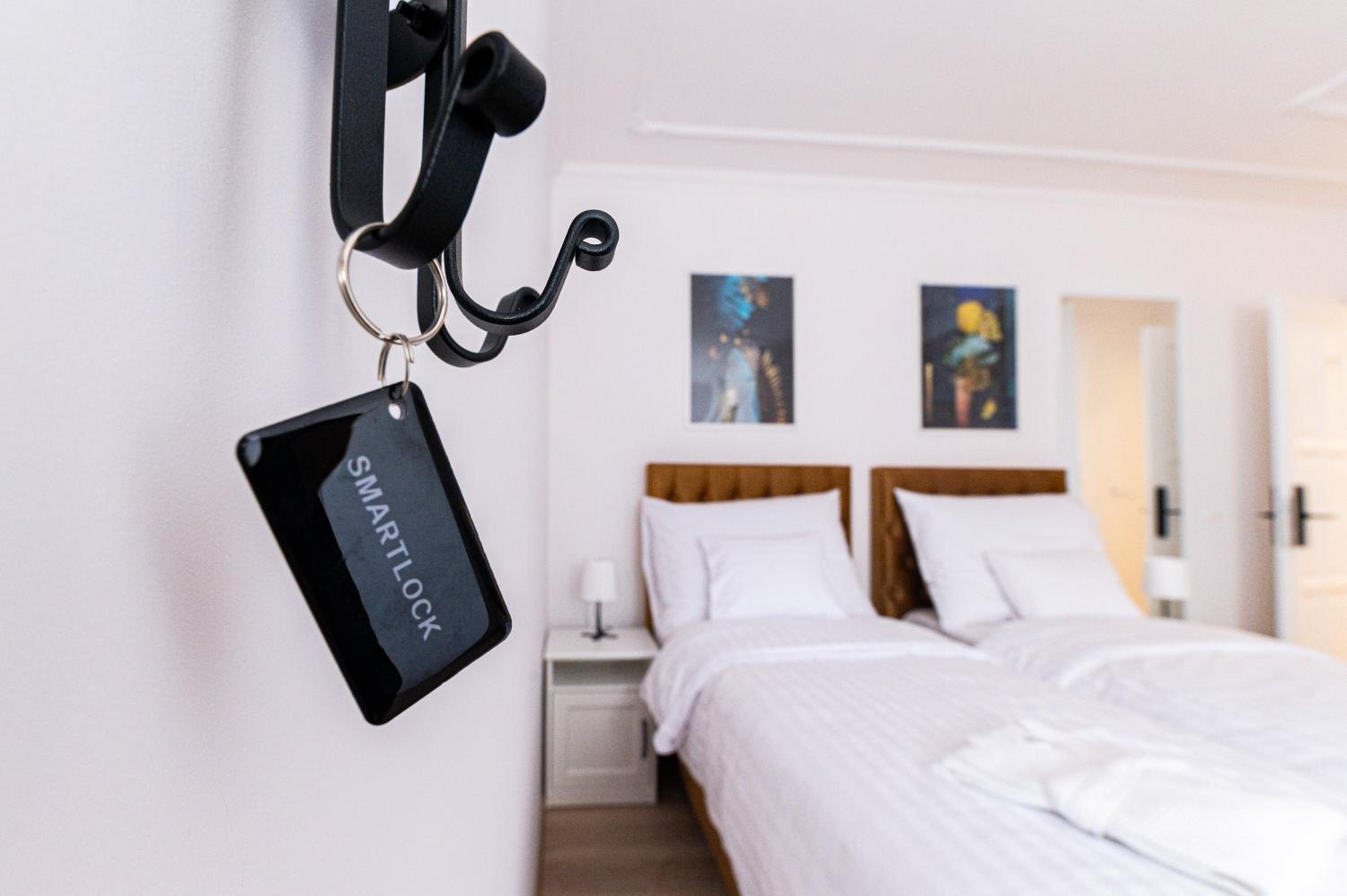 Twin Room - Photo 16