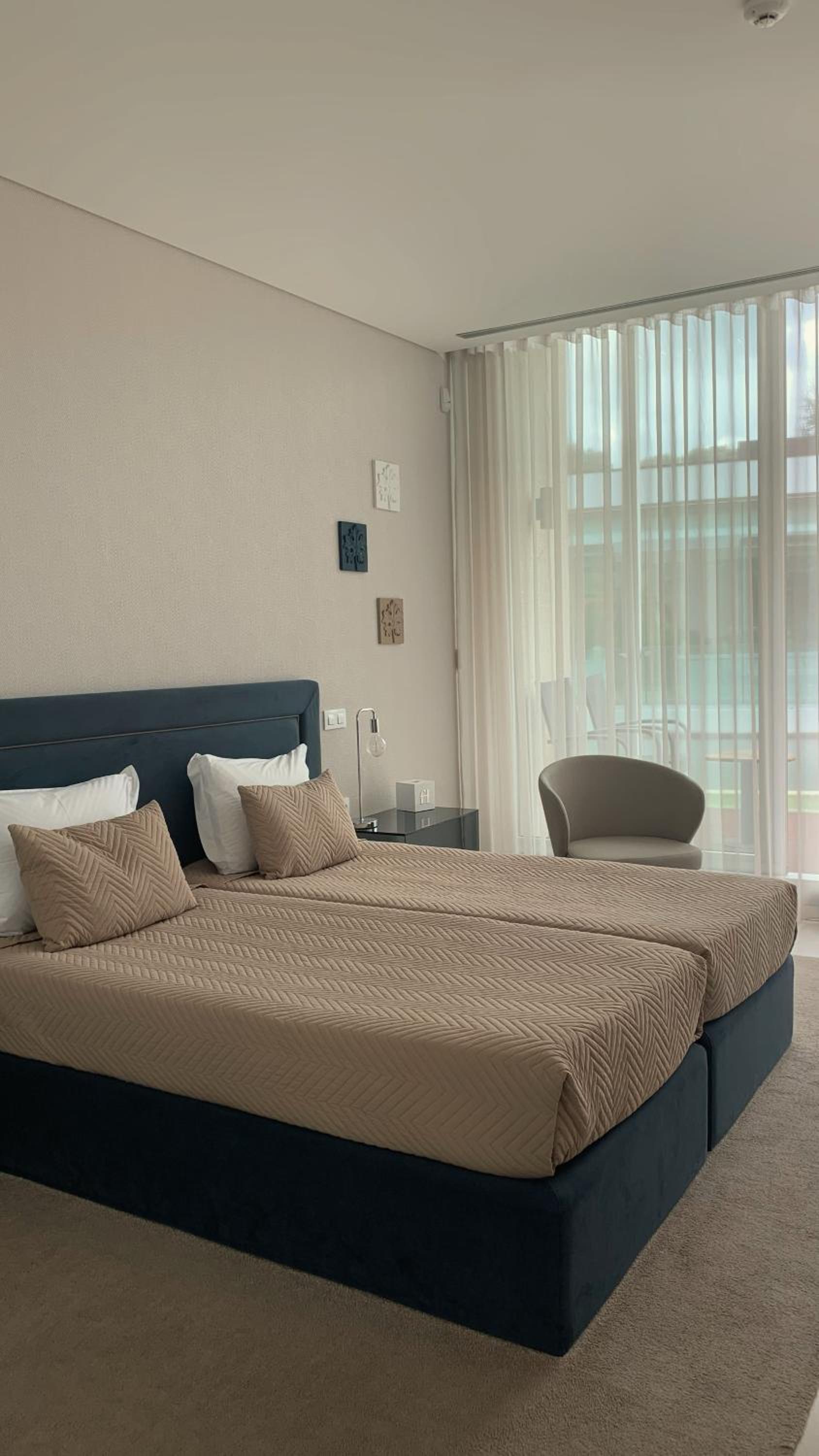 Twin Room with Balcony - Photo 2