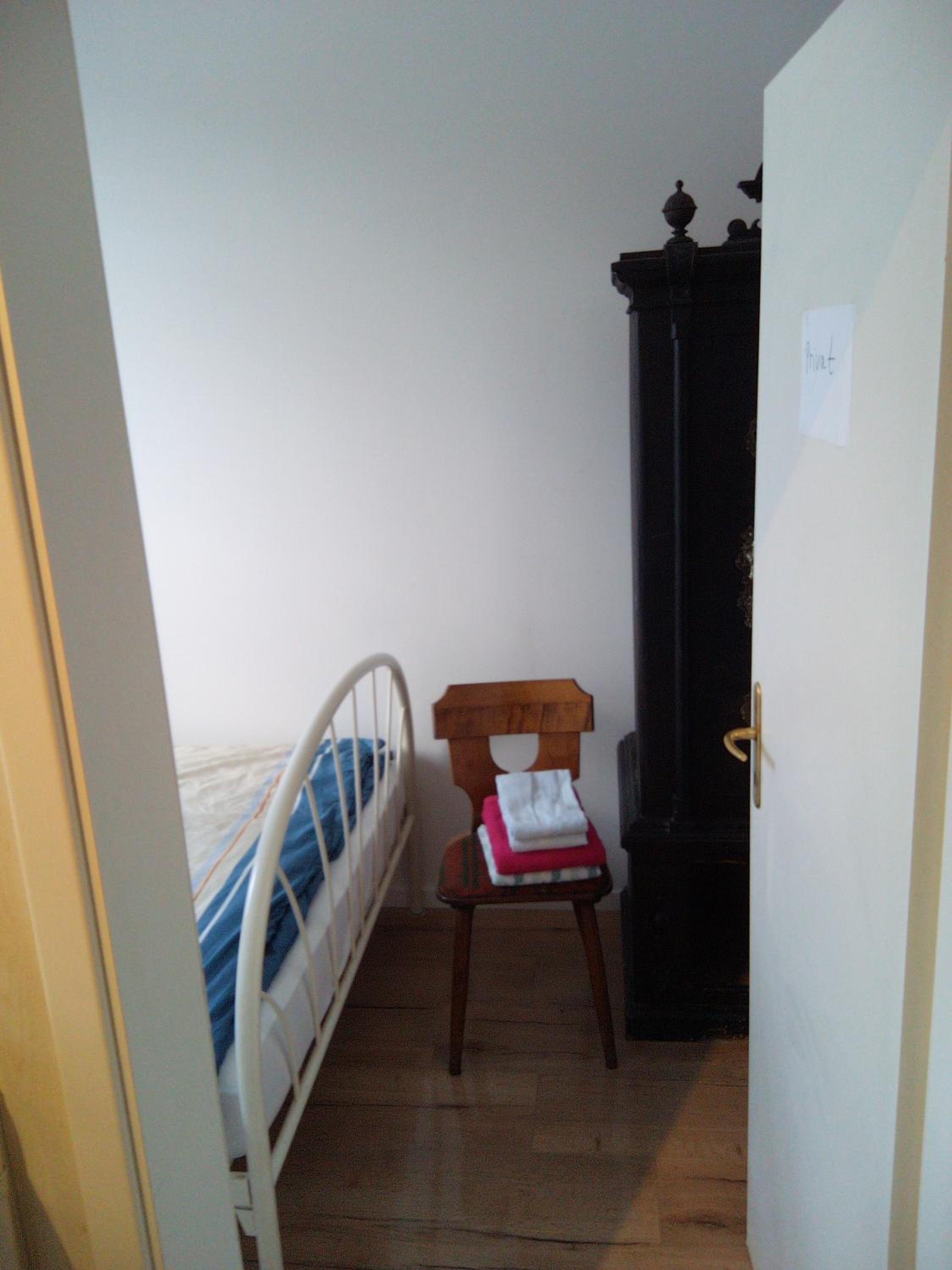 Single Room photo 3