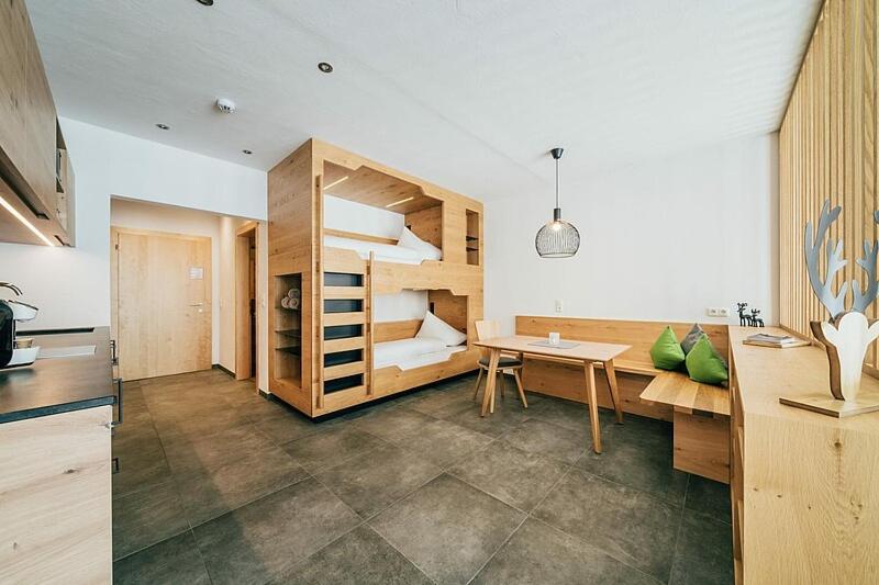 Family Suite with Garden - Photo 1