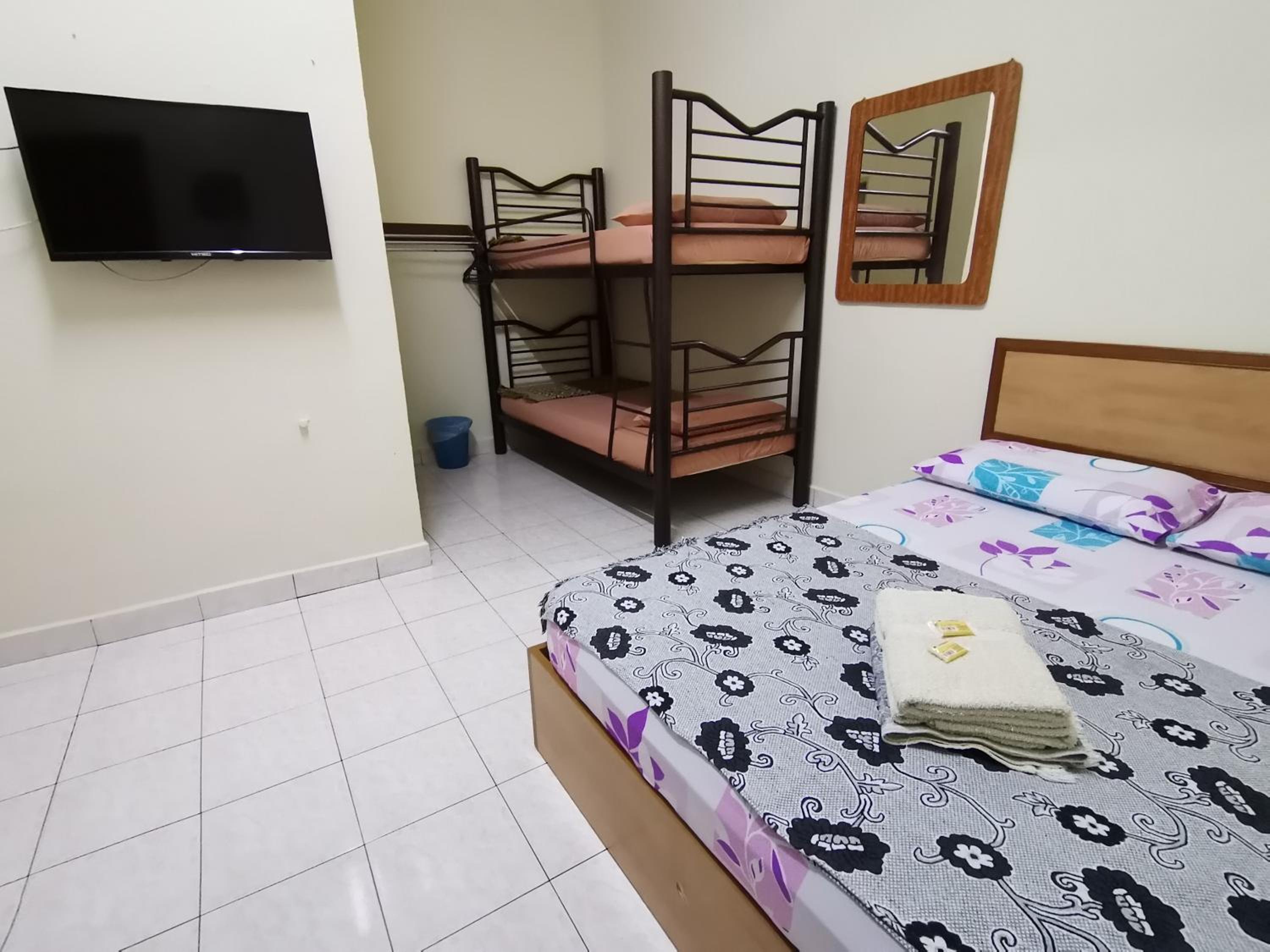 Small Double or Twin Room photo 1