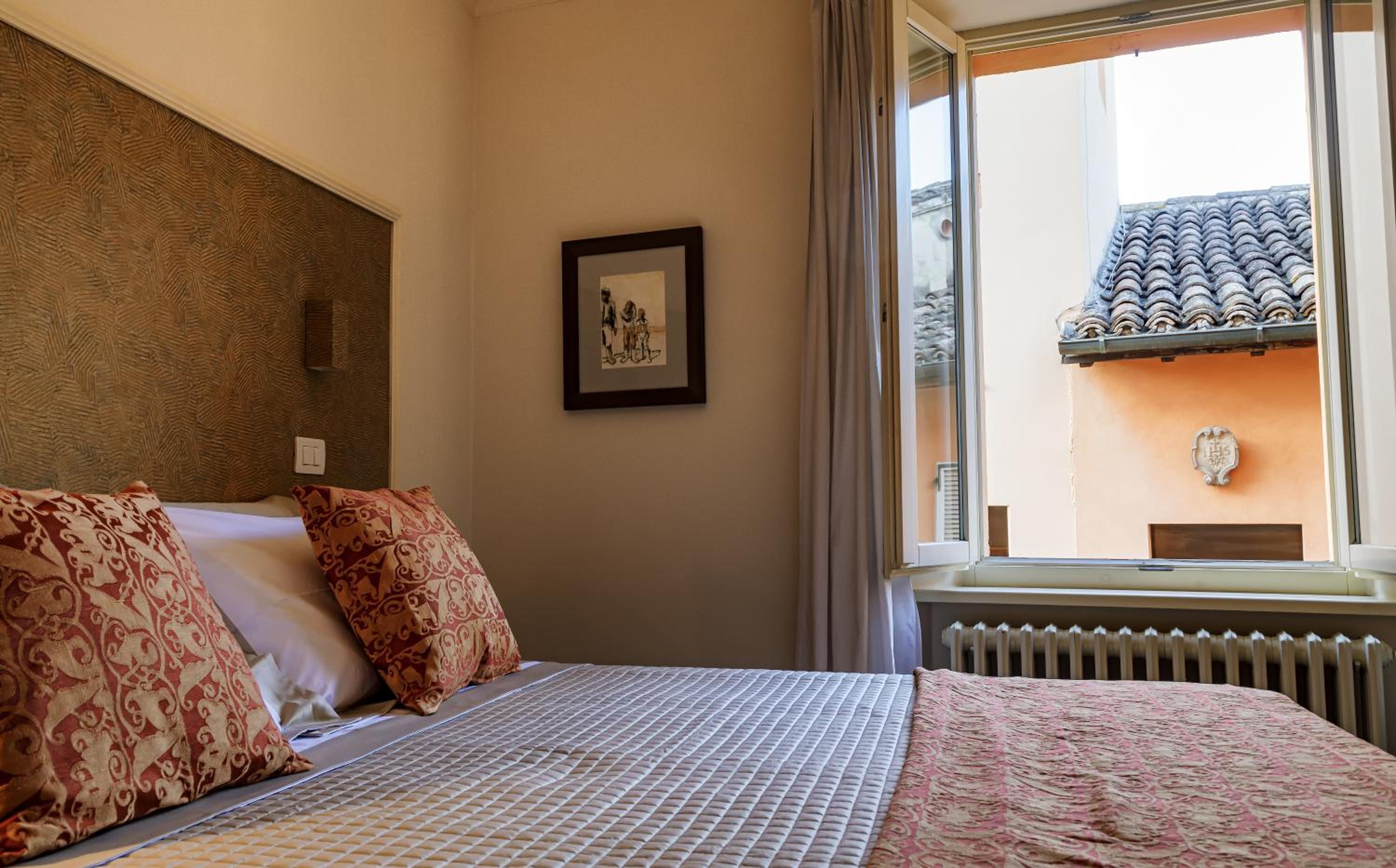 Large Double Room photo 3