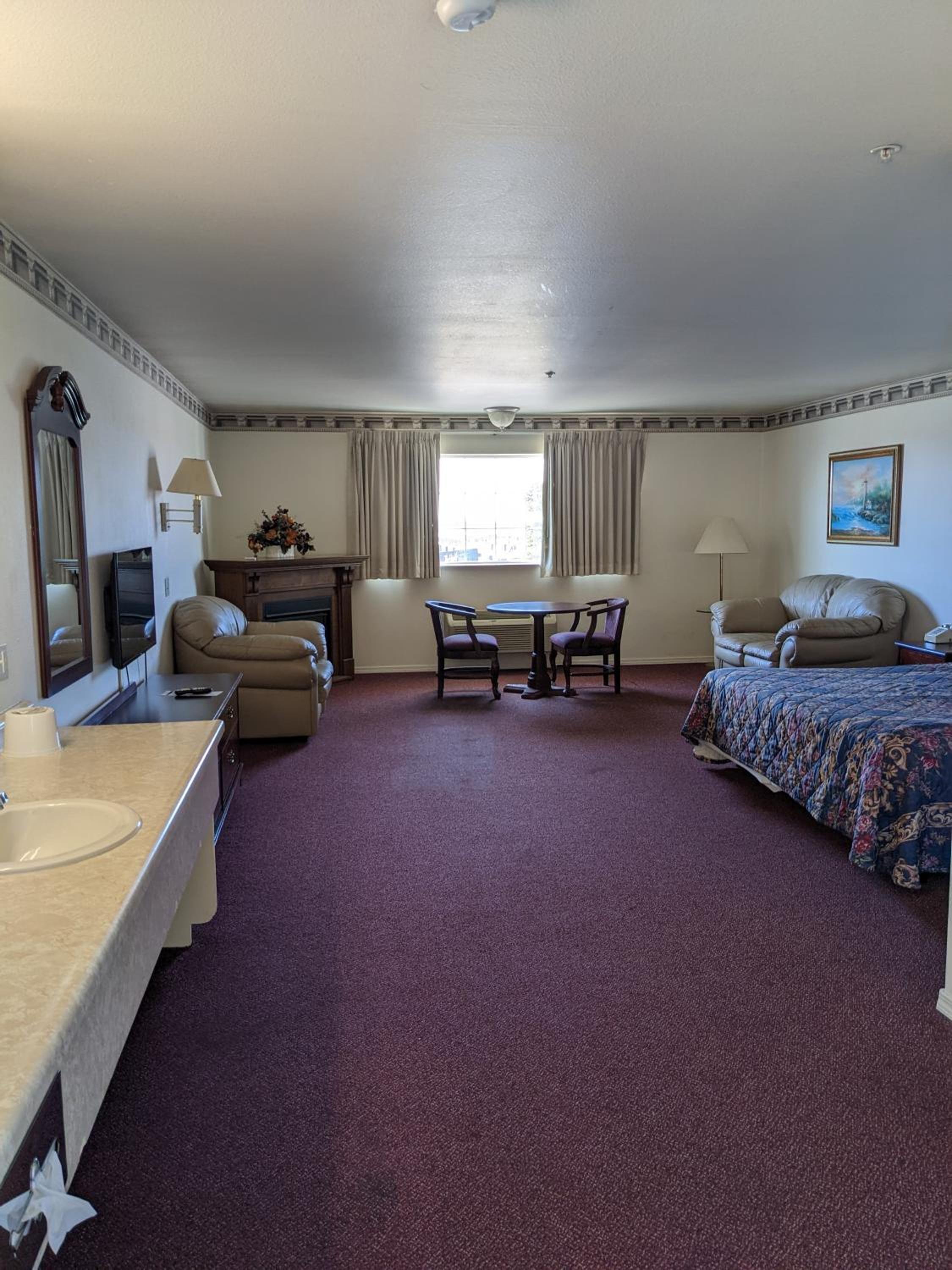 Deluxe King Room photo 3