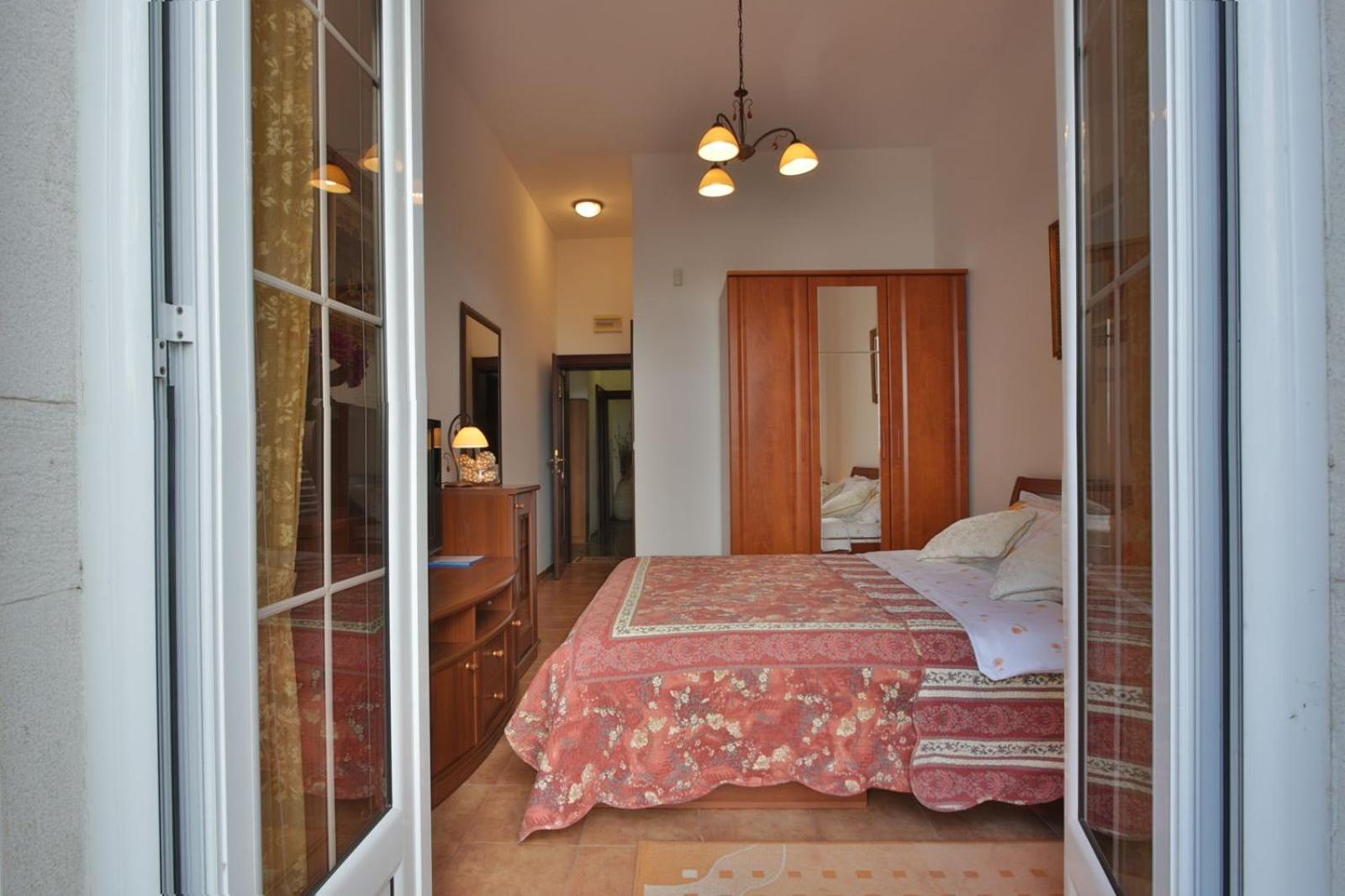 Studio Apartment photo 2