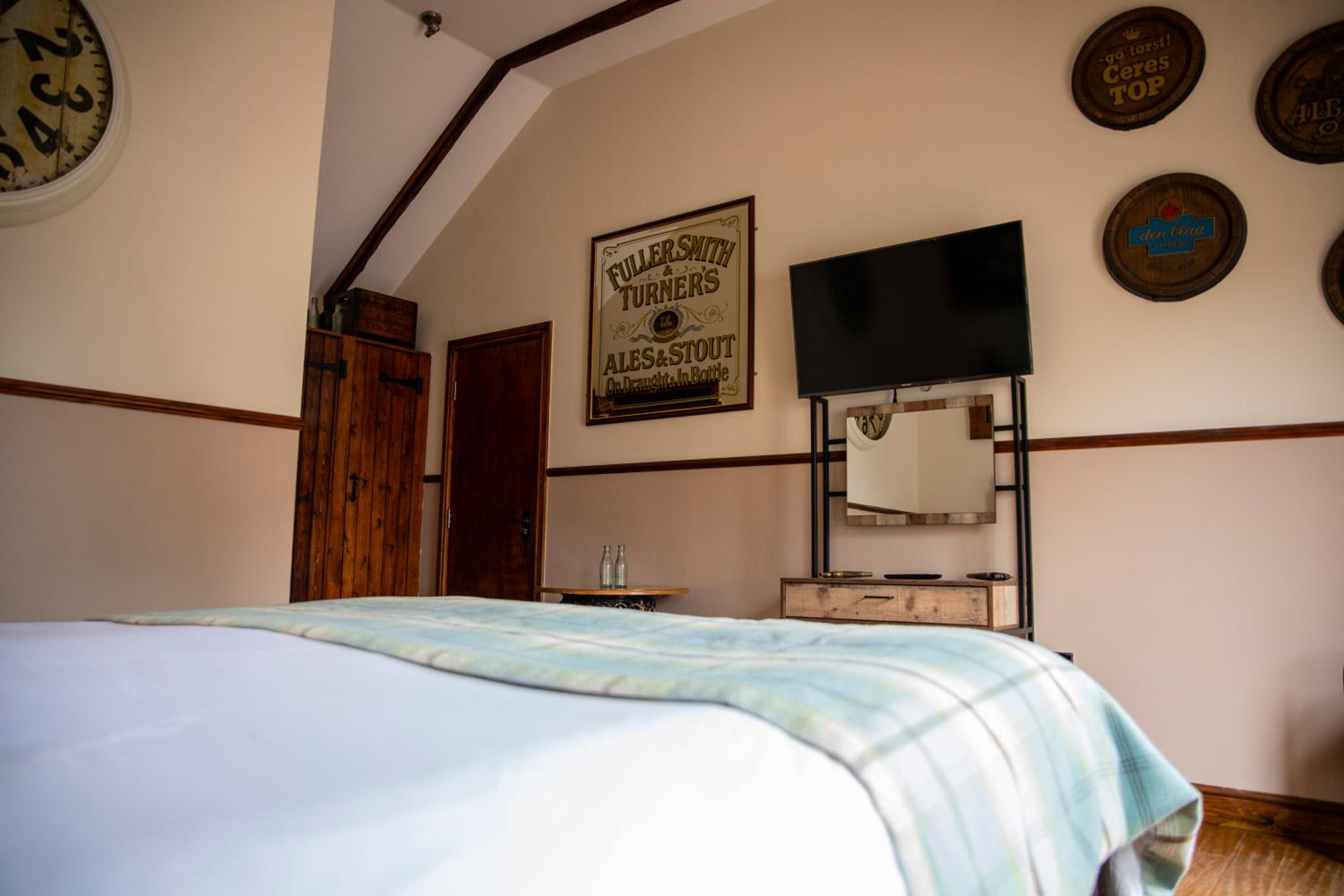 Double Room with Courtyard View - Photo 3