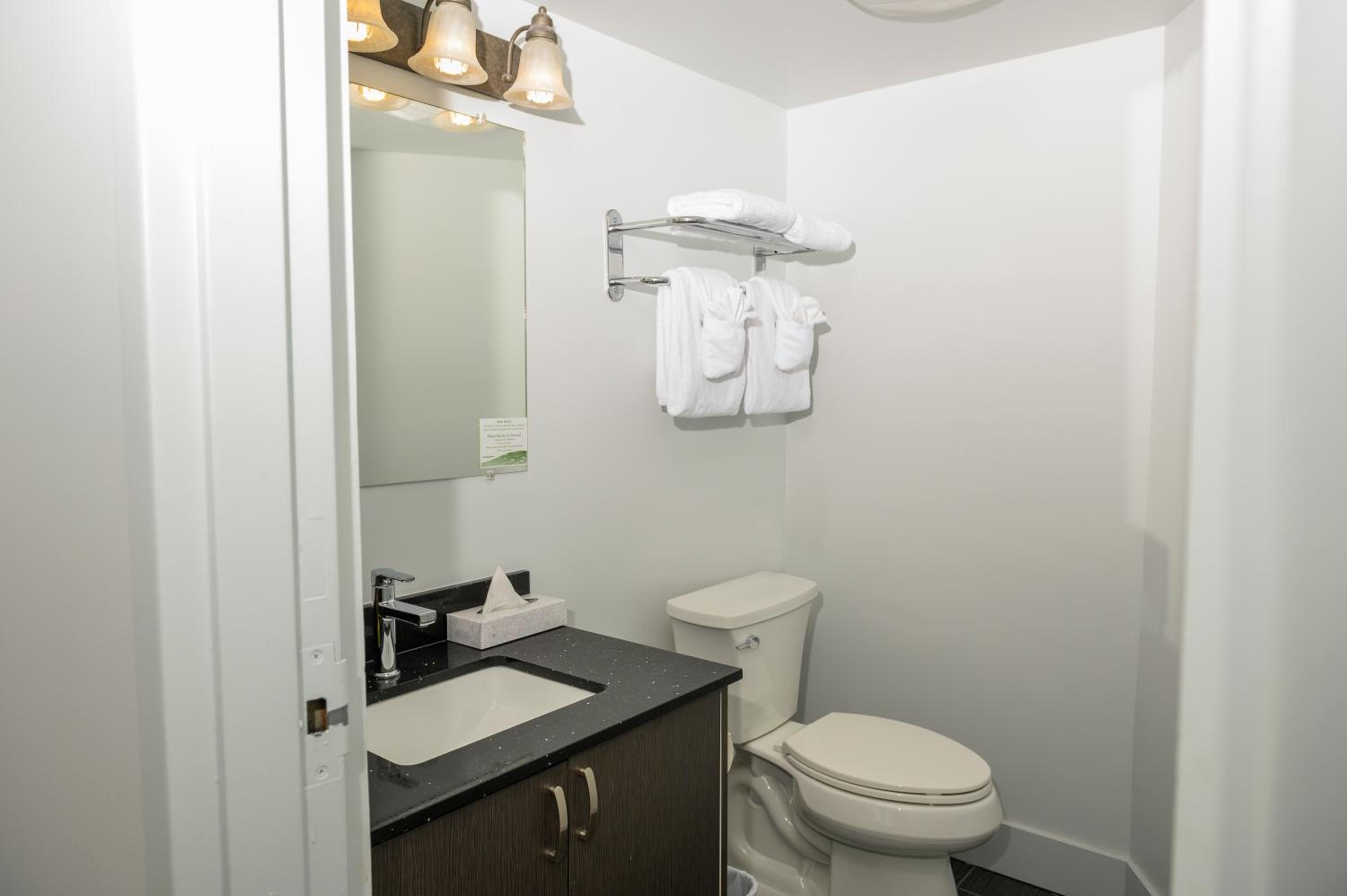 Oceanfront Patio King Suite - Pet Friendly photo 2