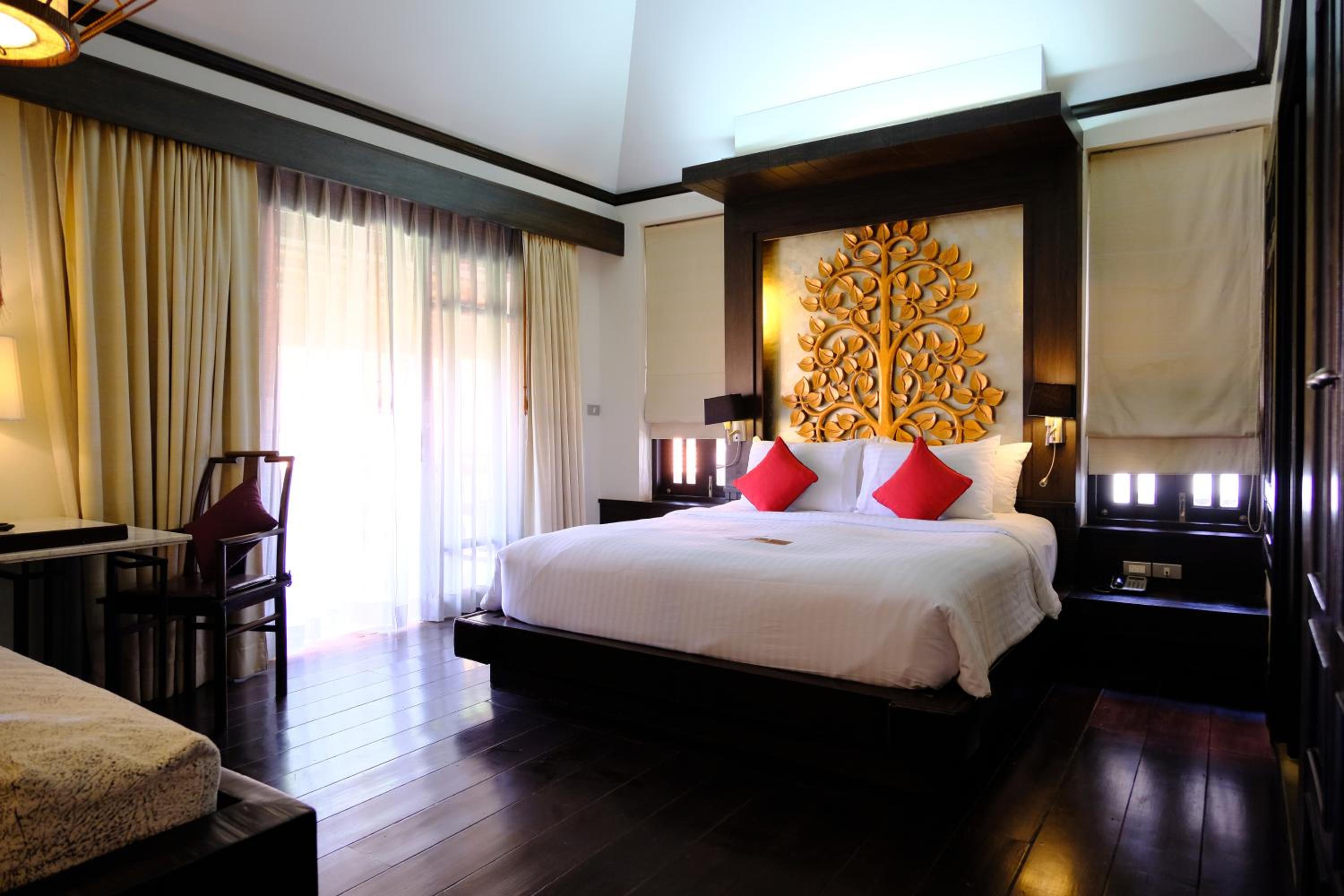 One-Bedroom Suite - Photo 7