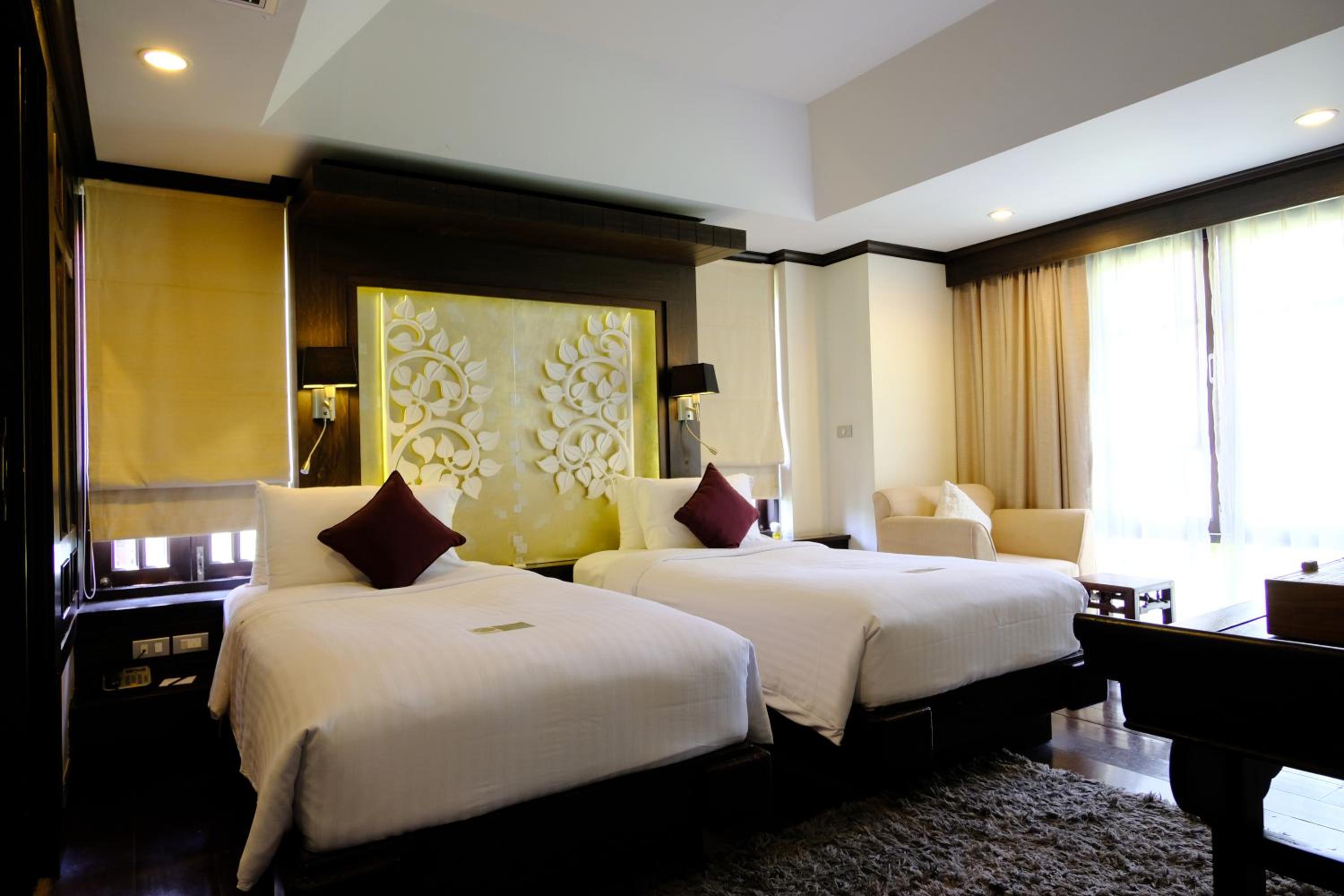 Two-Bedroom Suite - Photo 2