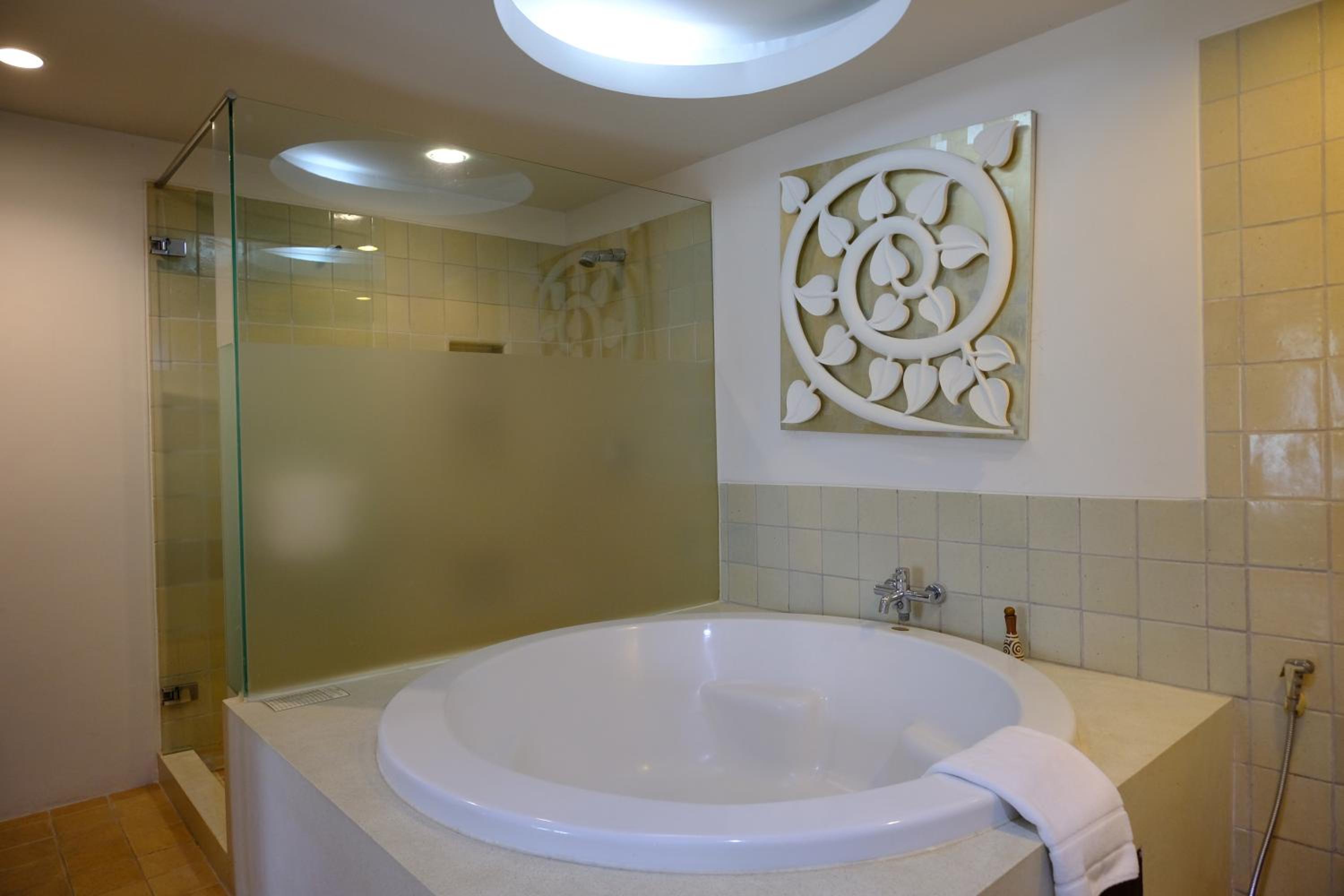Two-Bedroom Suite - Photo 9
