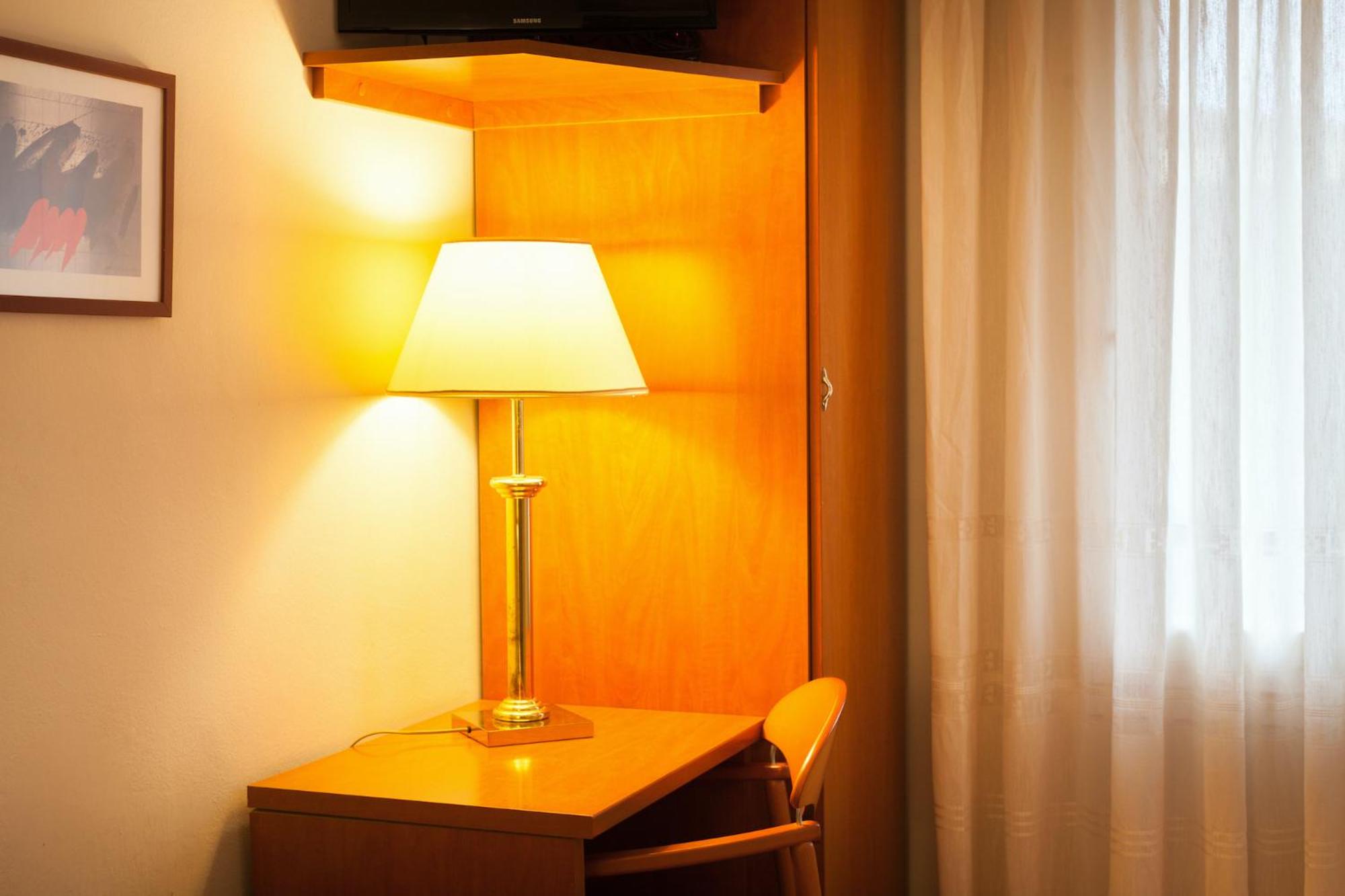Small Single Room photo 2