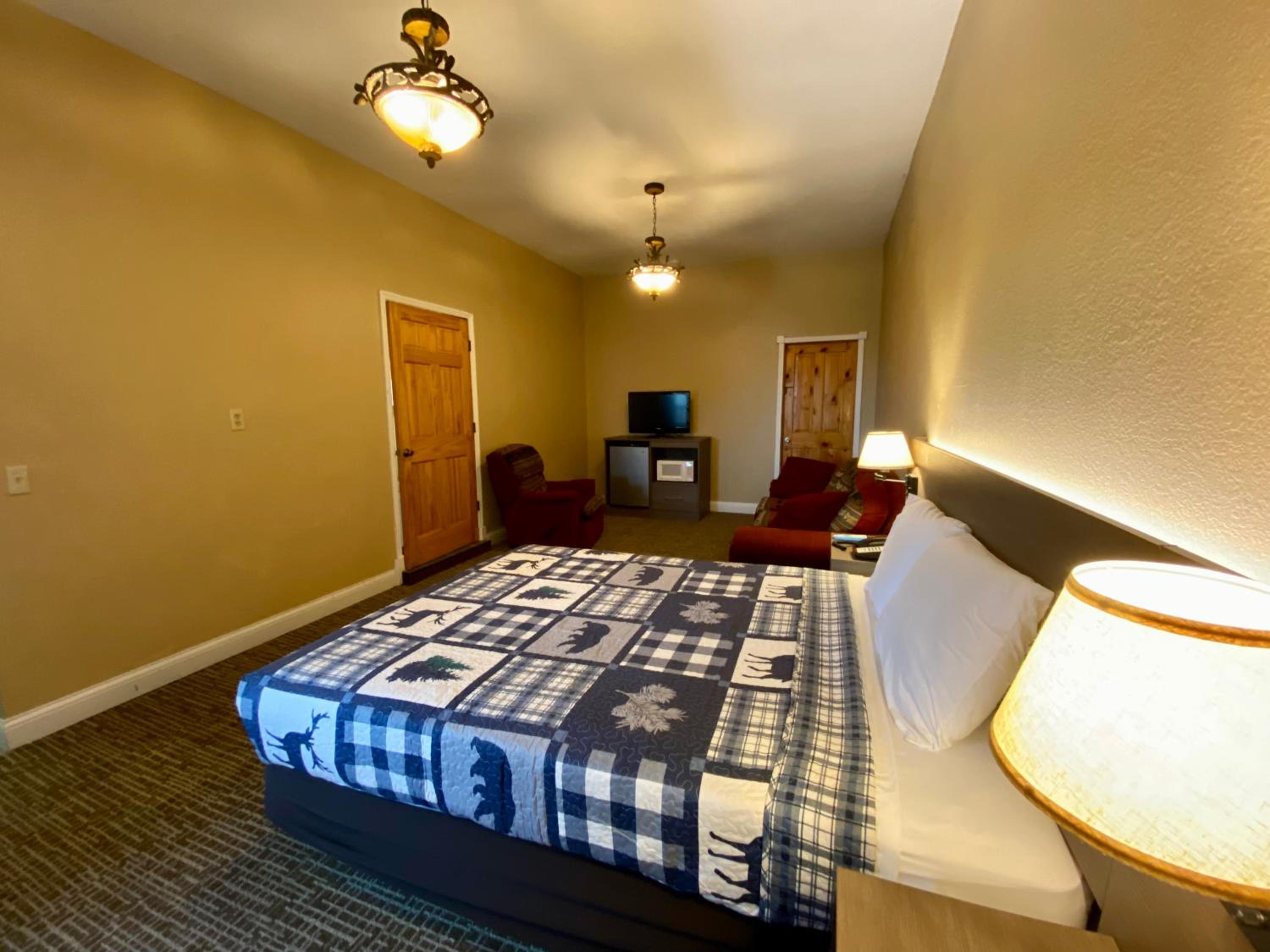 Queen Suite - Photo 5