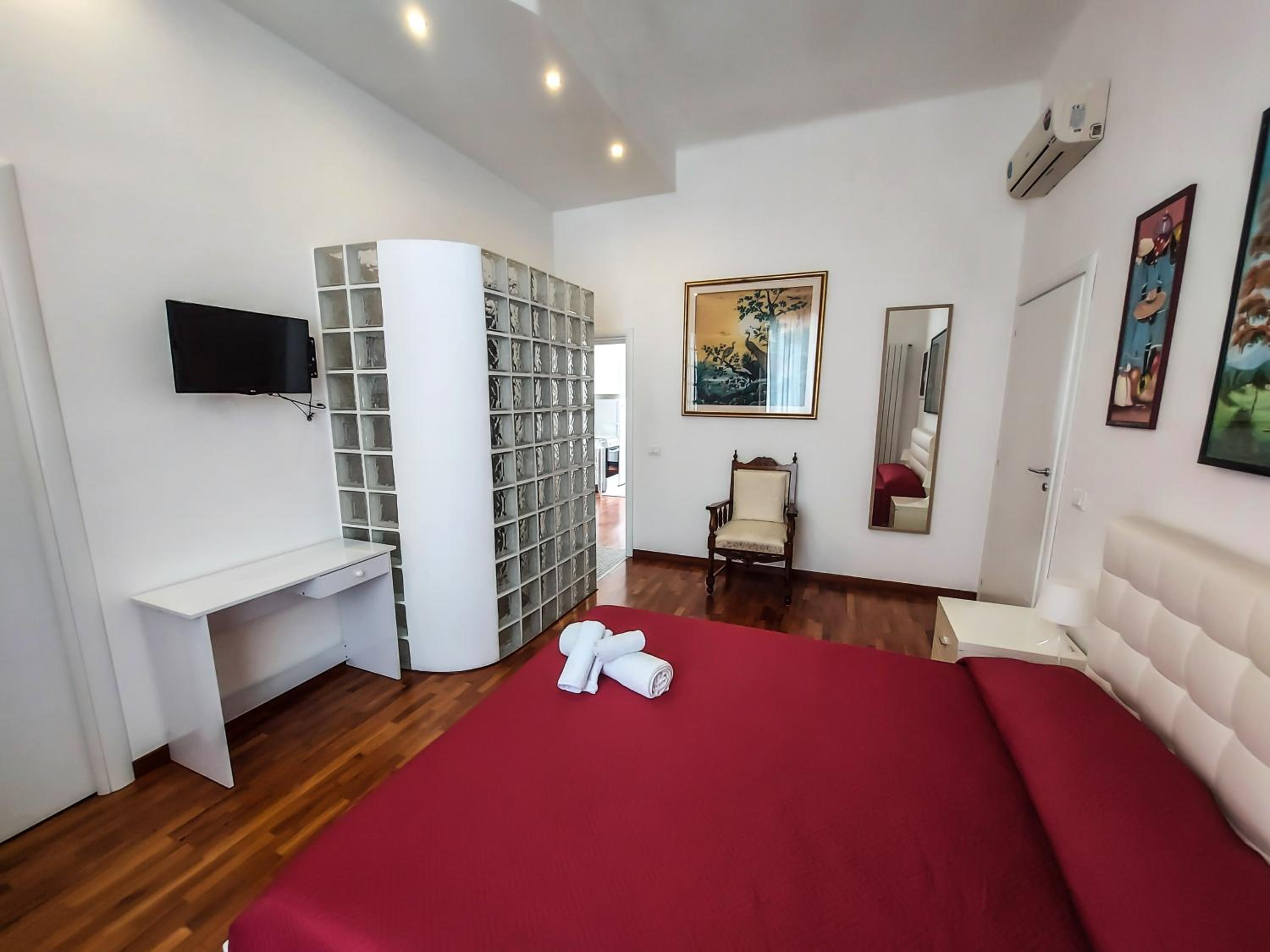 Apartment with Balcony - Photo 14