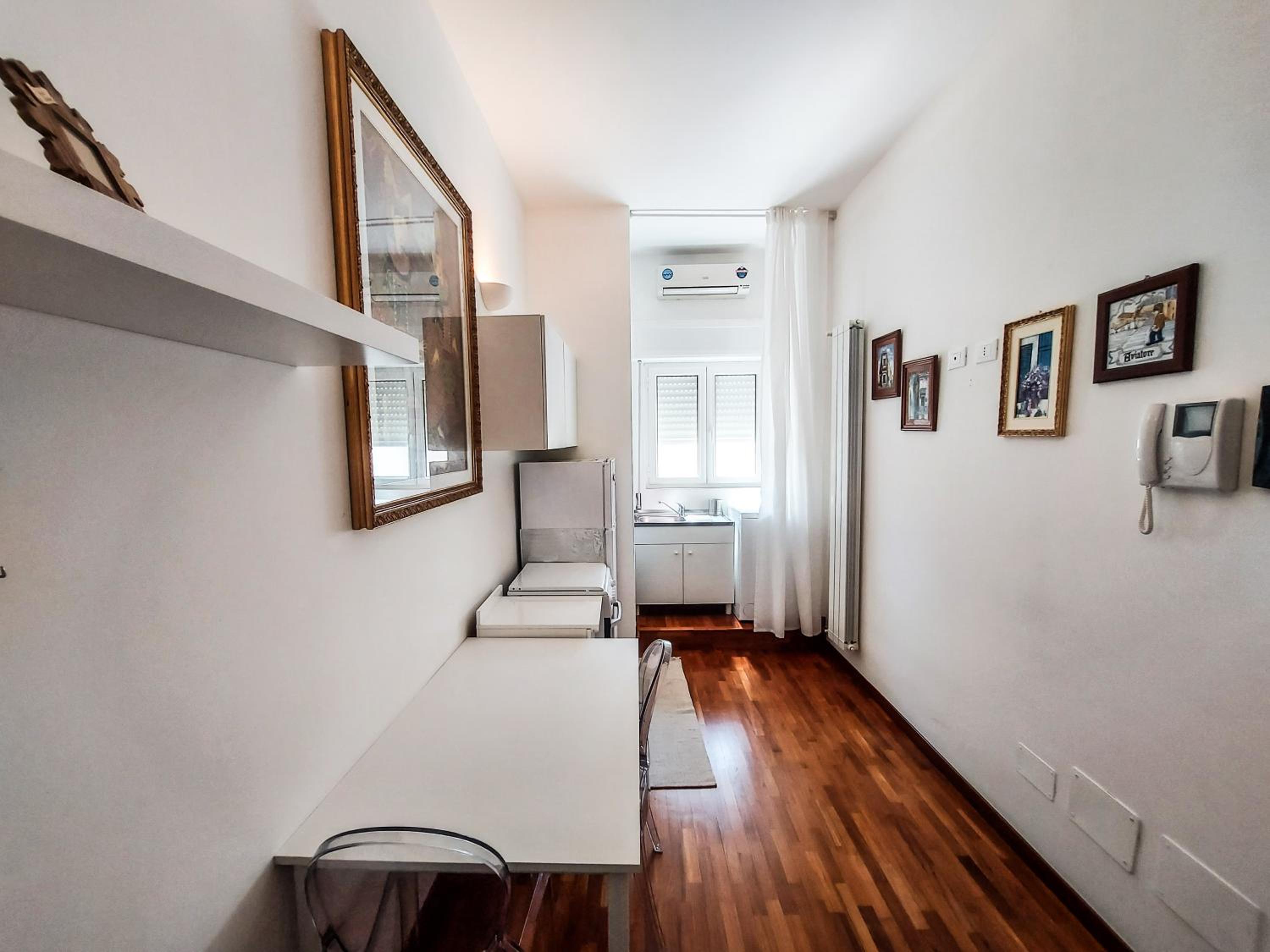Apartment with Balcony - Photo 6