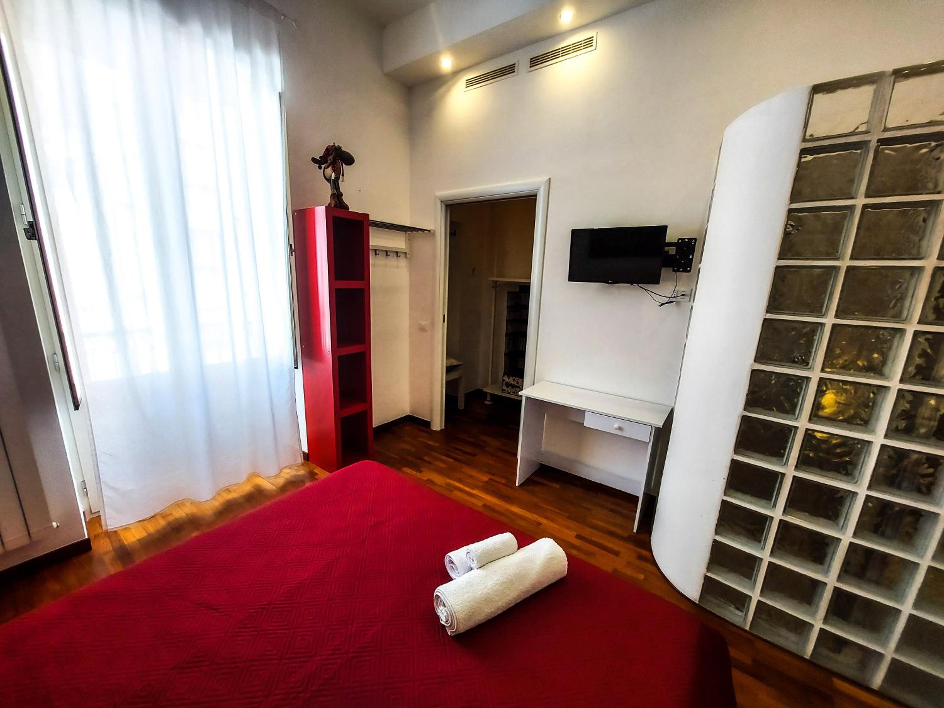 Apartment with Balcony - Photo 12