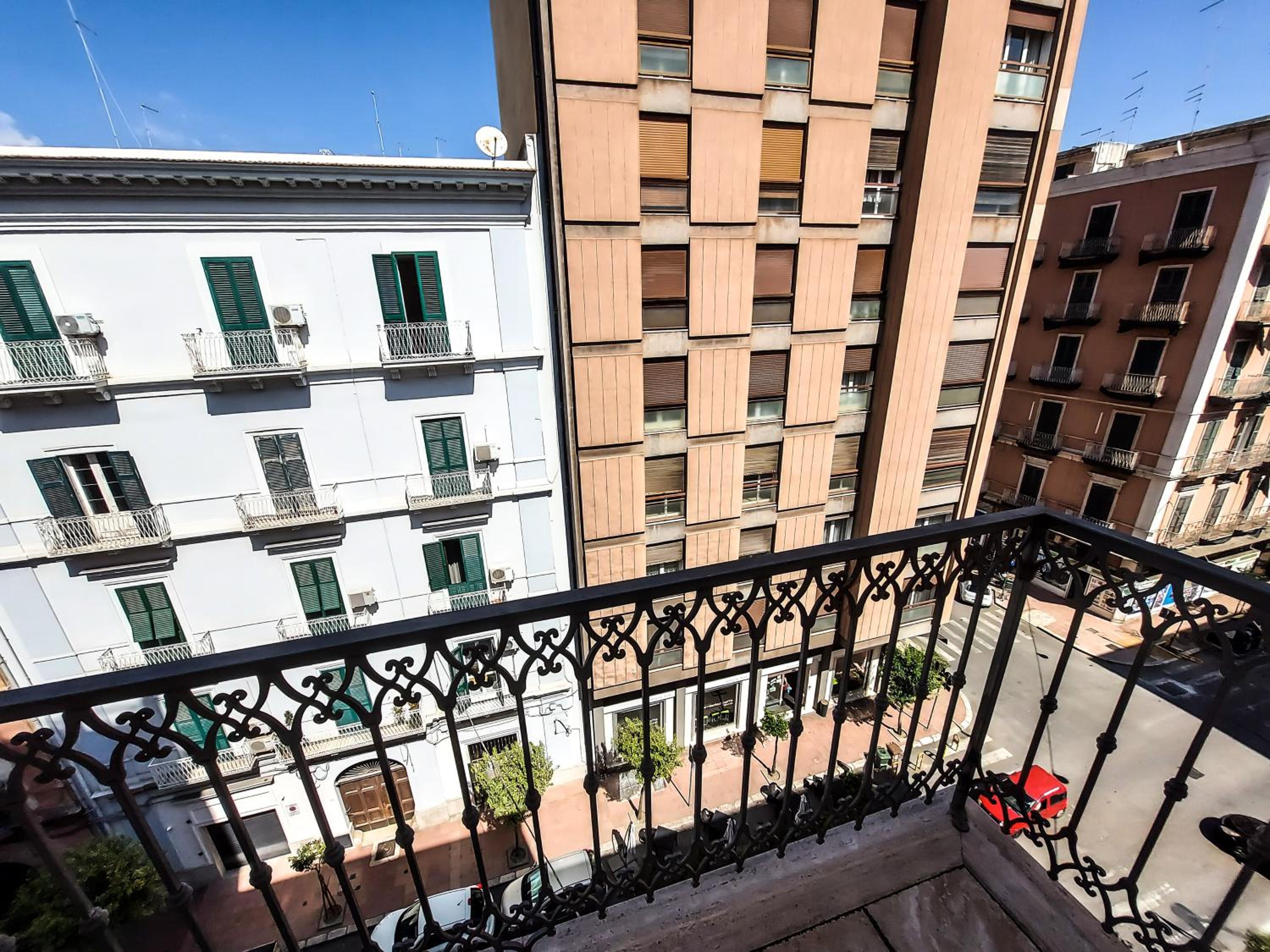 Apartment with Balcony - Photo 30