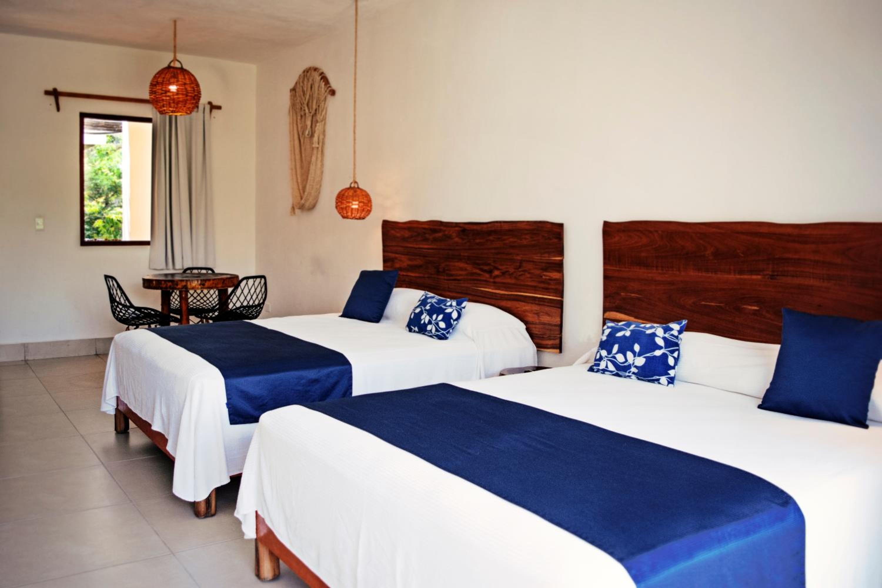 Deluxe Double Room with Two Double Beds - Photo 9