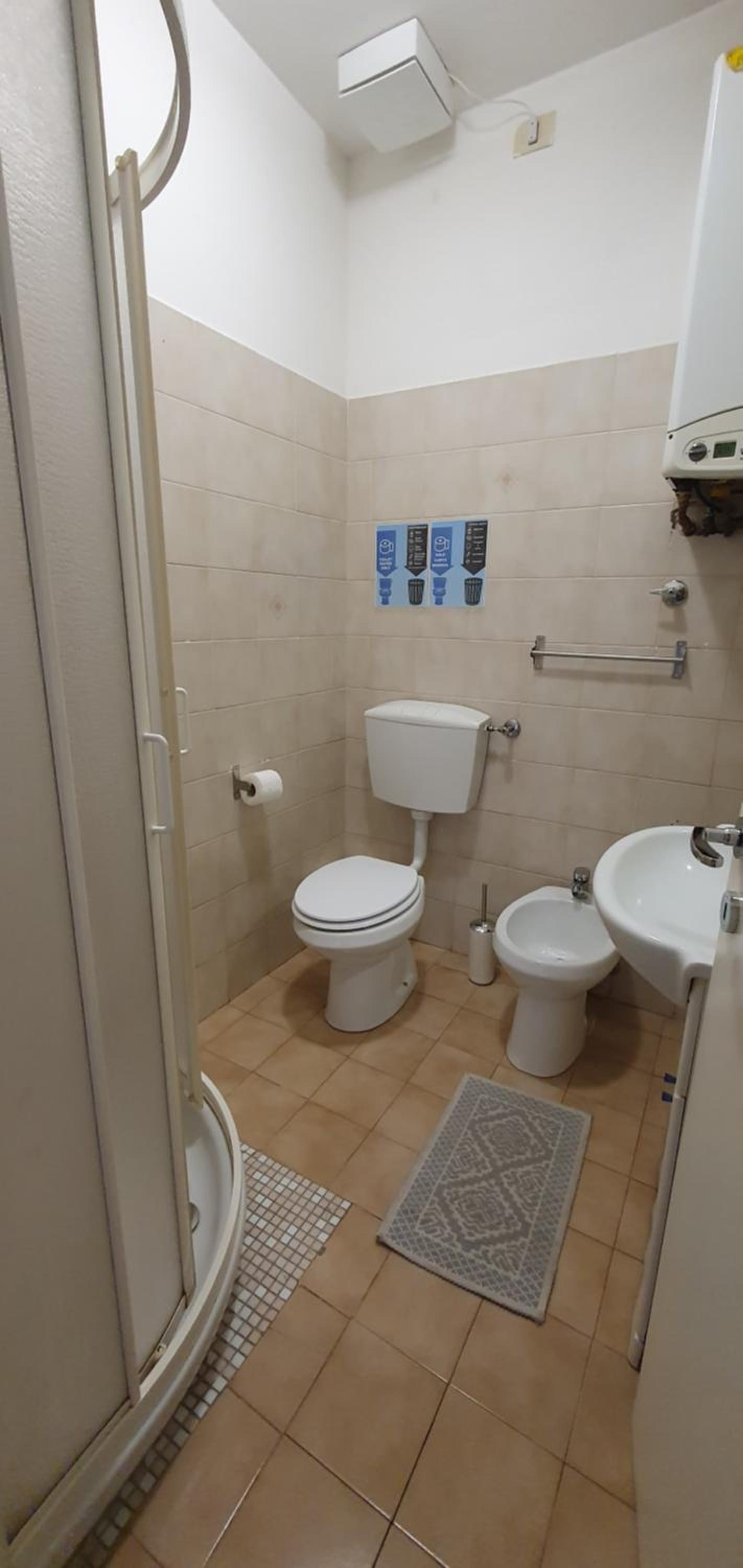 One-Bedroom Apartment - Photo 11