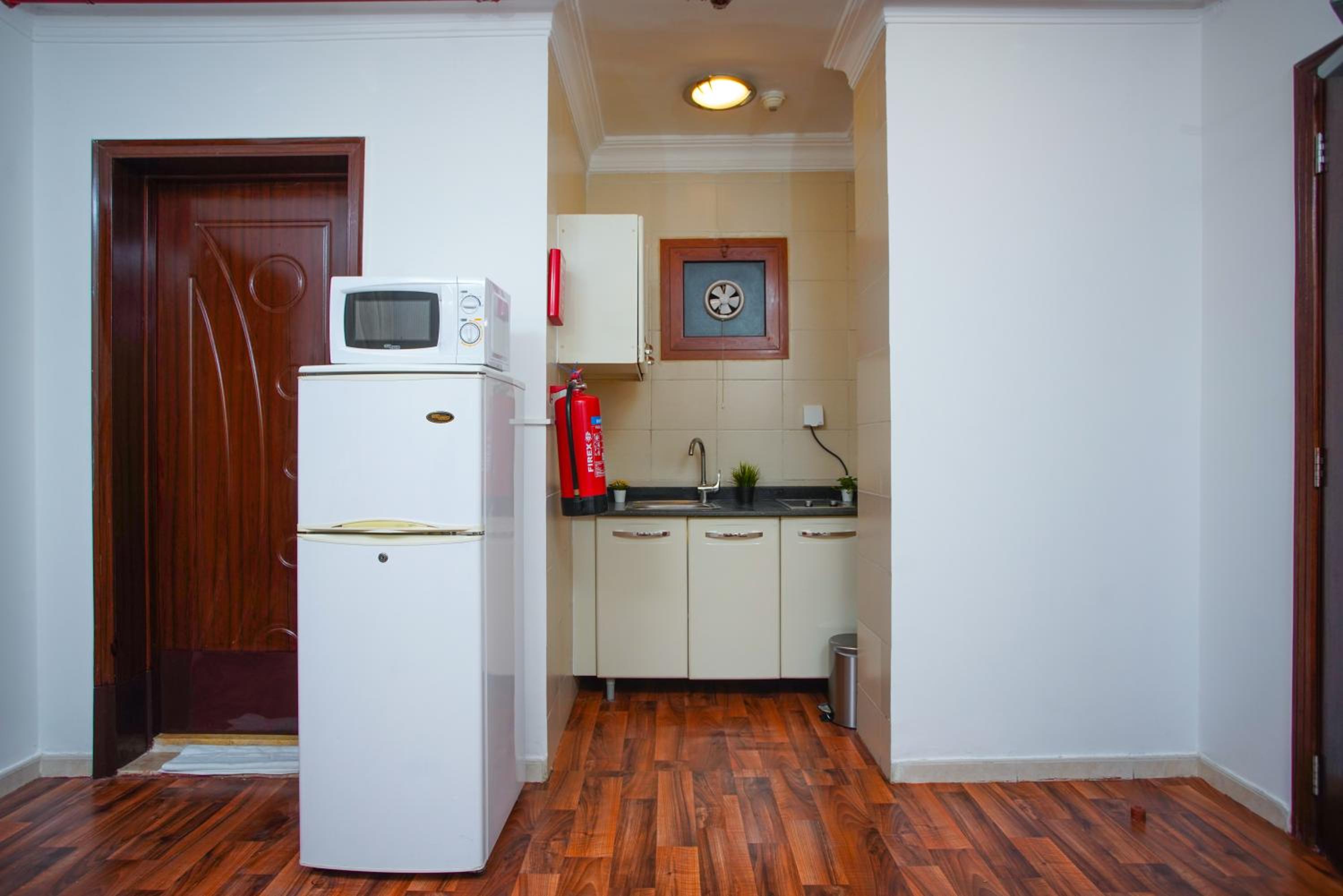 Standard Suite without kitchen and washing machine photo 3
