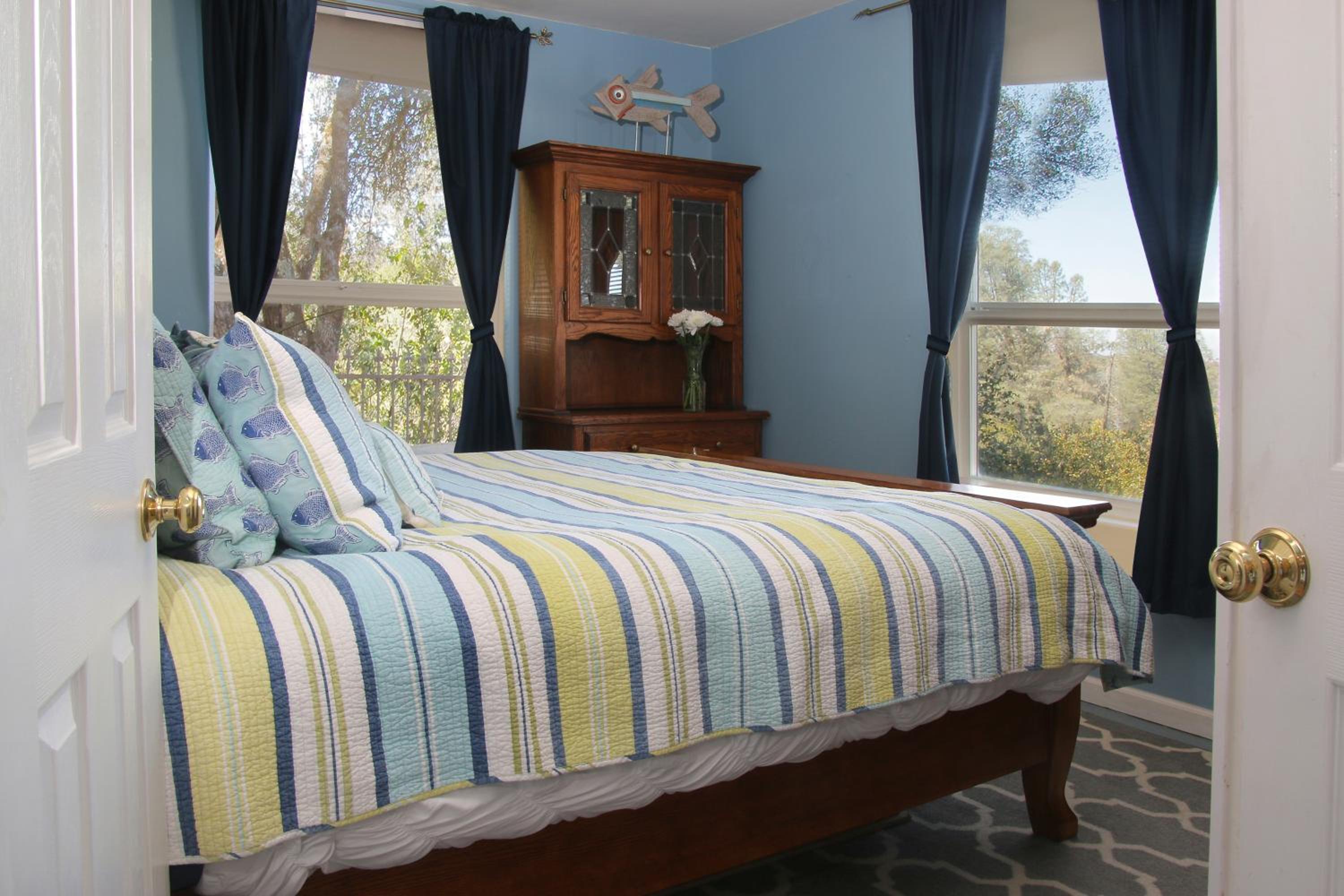Deluxe King Suite photo 3