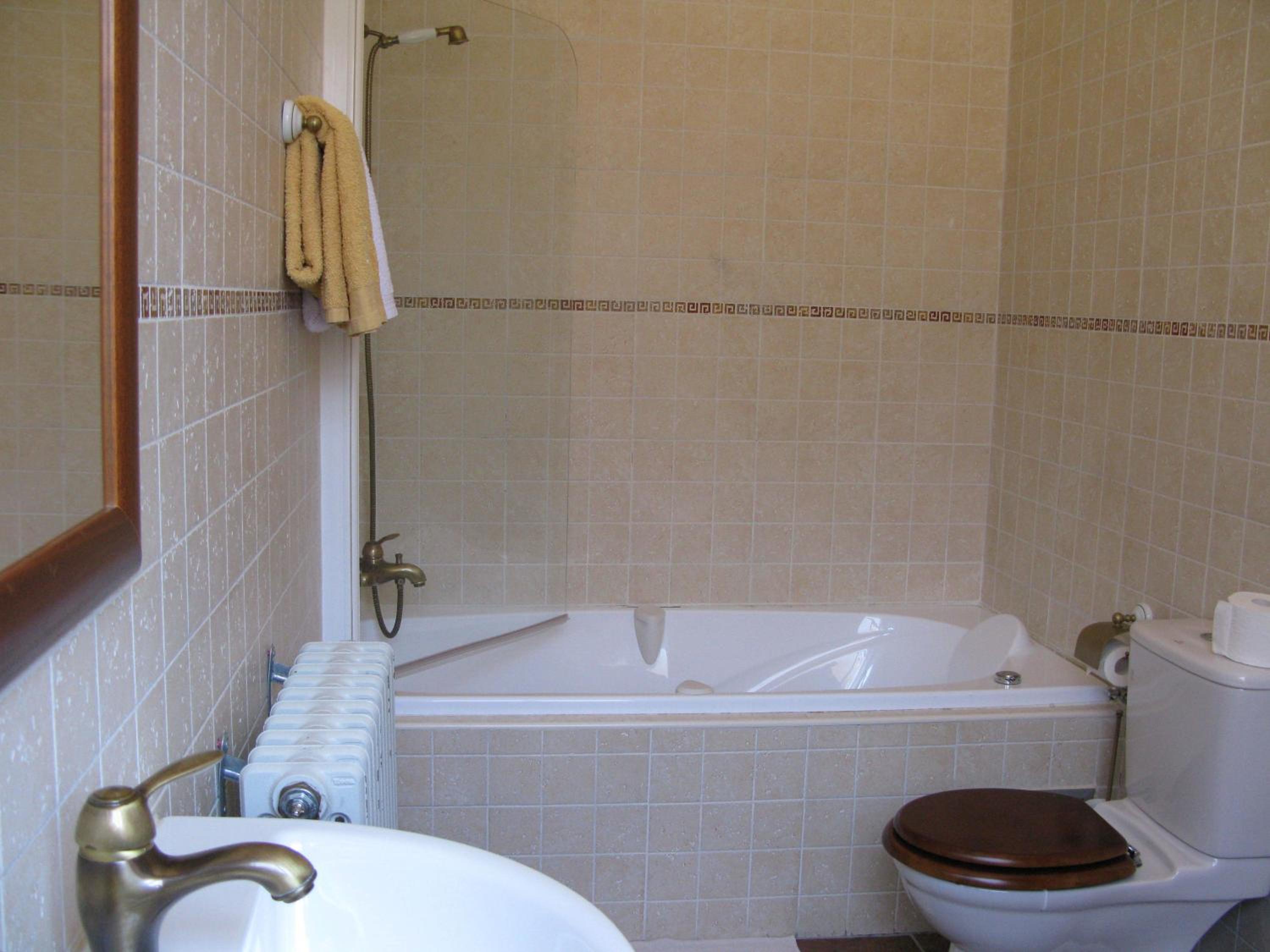Double Room with Private Bathroom photo 3