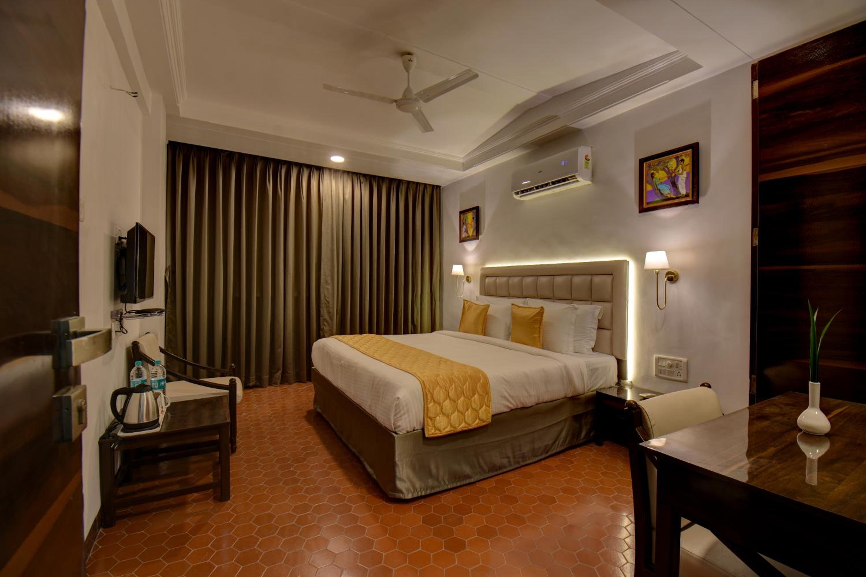 Deluxe Room - Photo 1