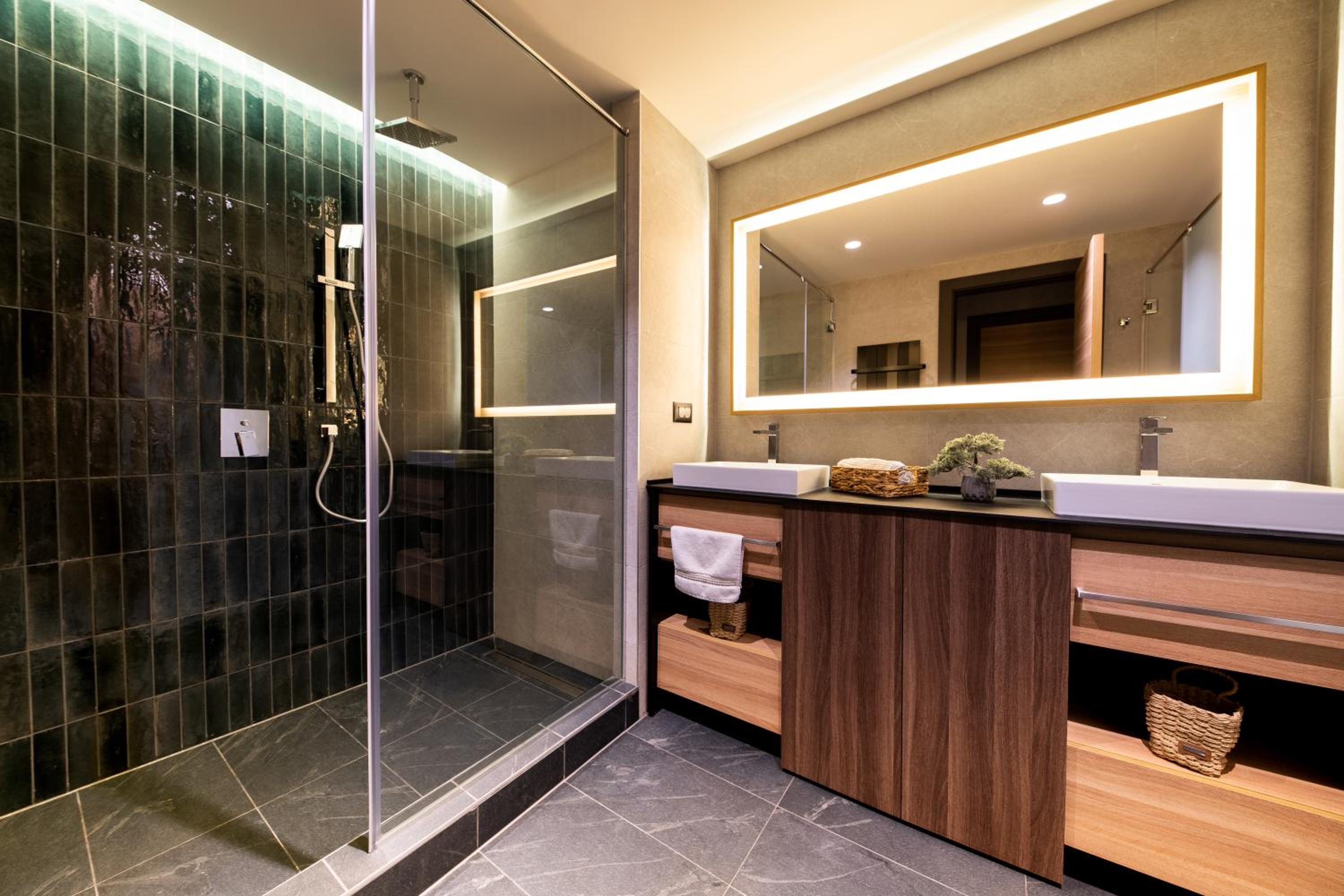 Two-Bedroom Apartment with Terrace - Photo 12