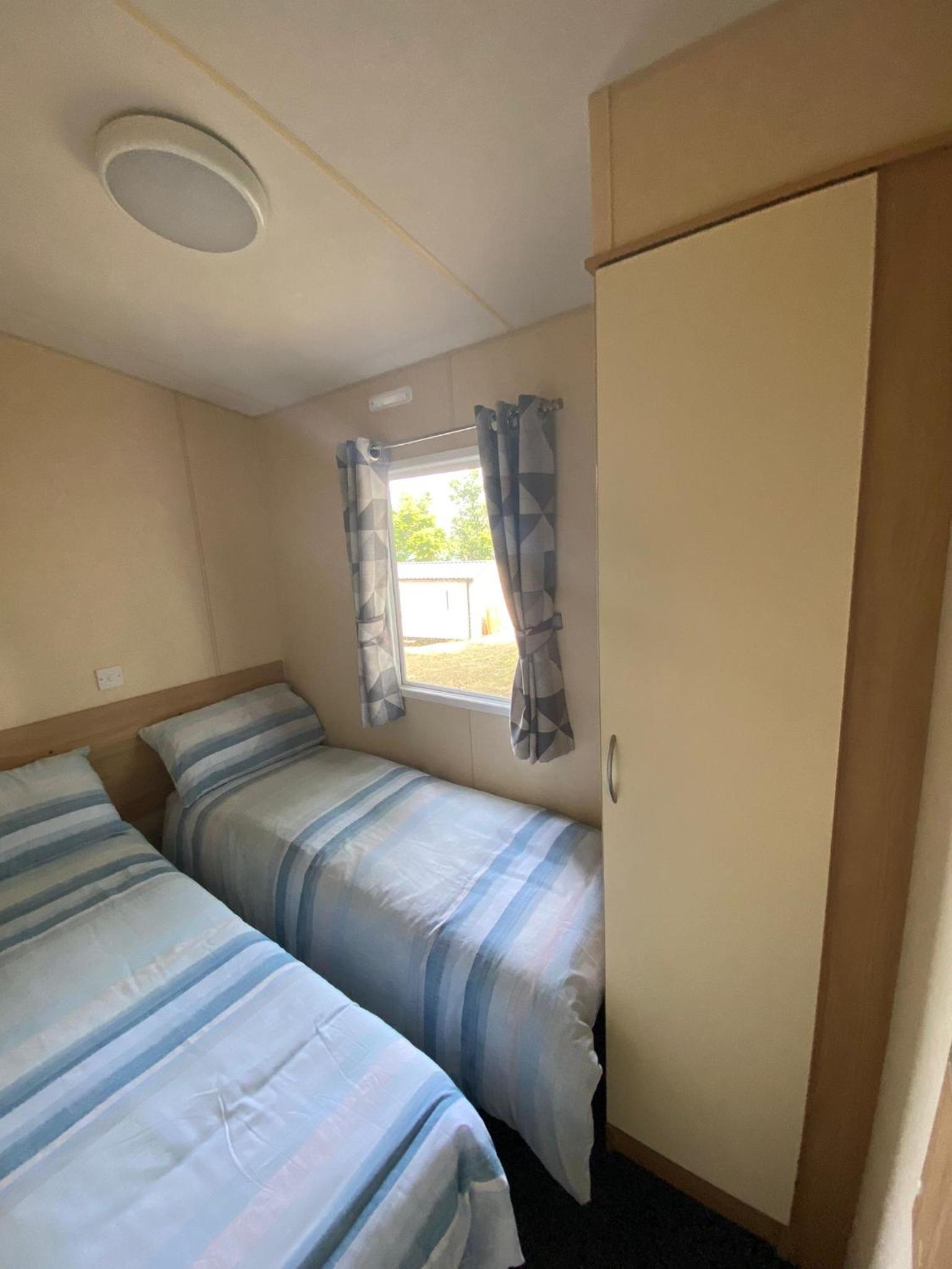 Mobile Home photo 3