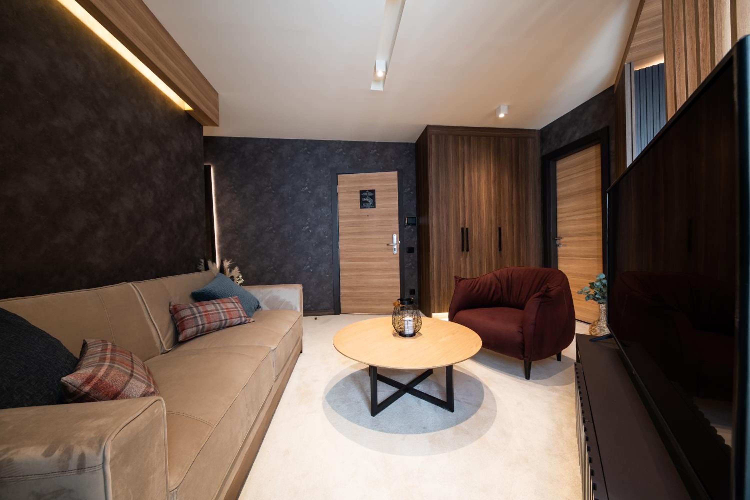 Two-Bedroom Apartment - Photo 7