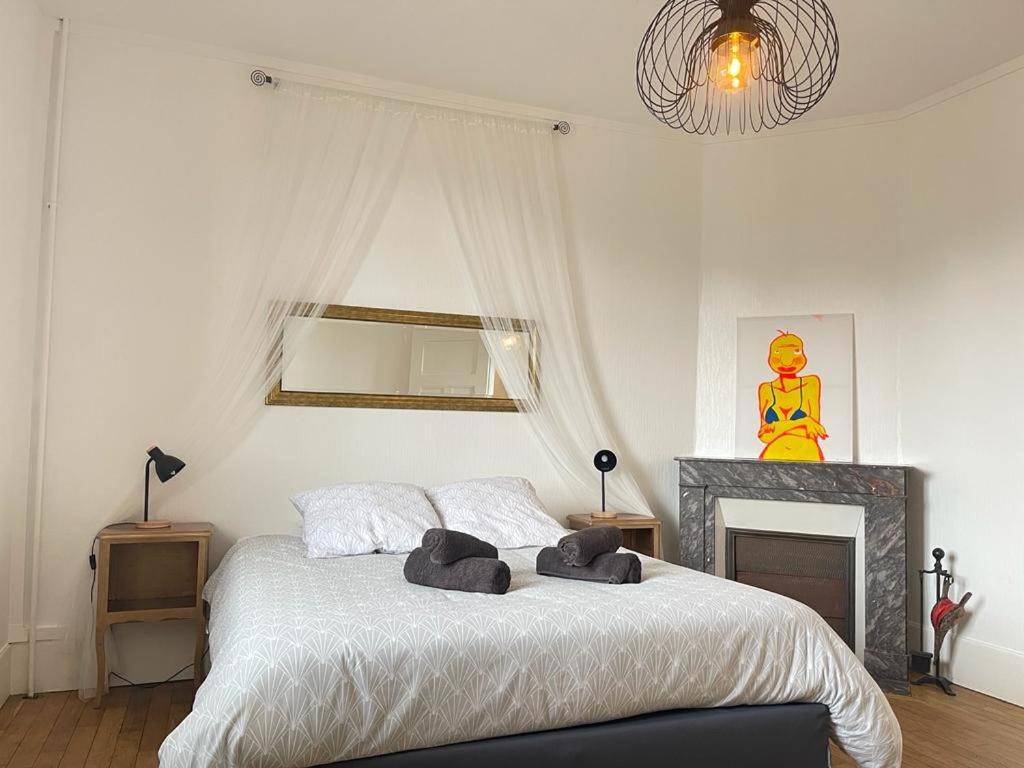 Two-Bedroom Apartment - Photo 37