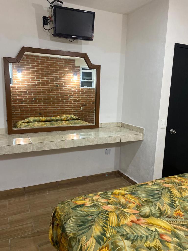 Double Room with Private Bathroom - Photo 1