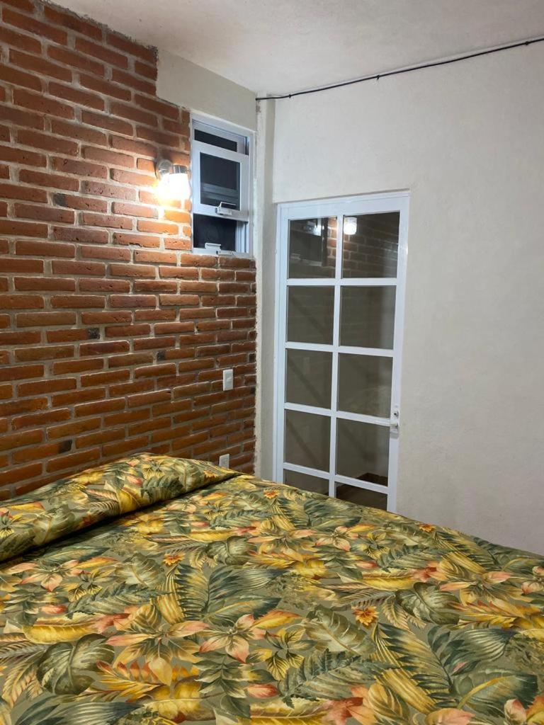 Standard King Room - Photo 2