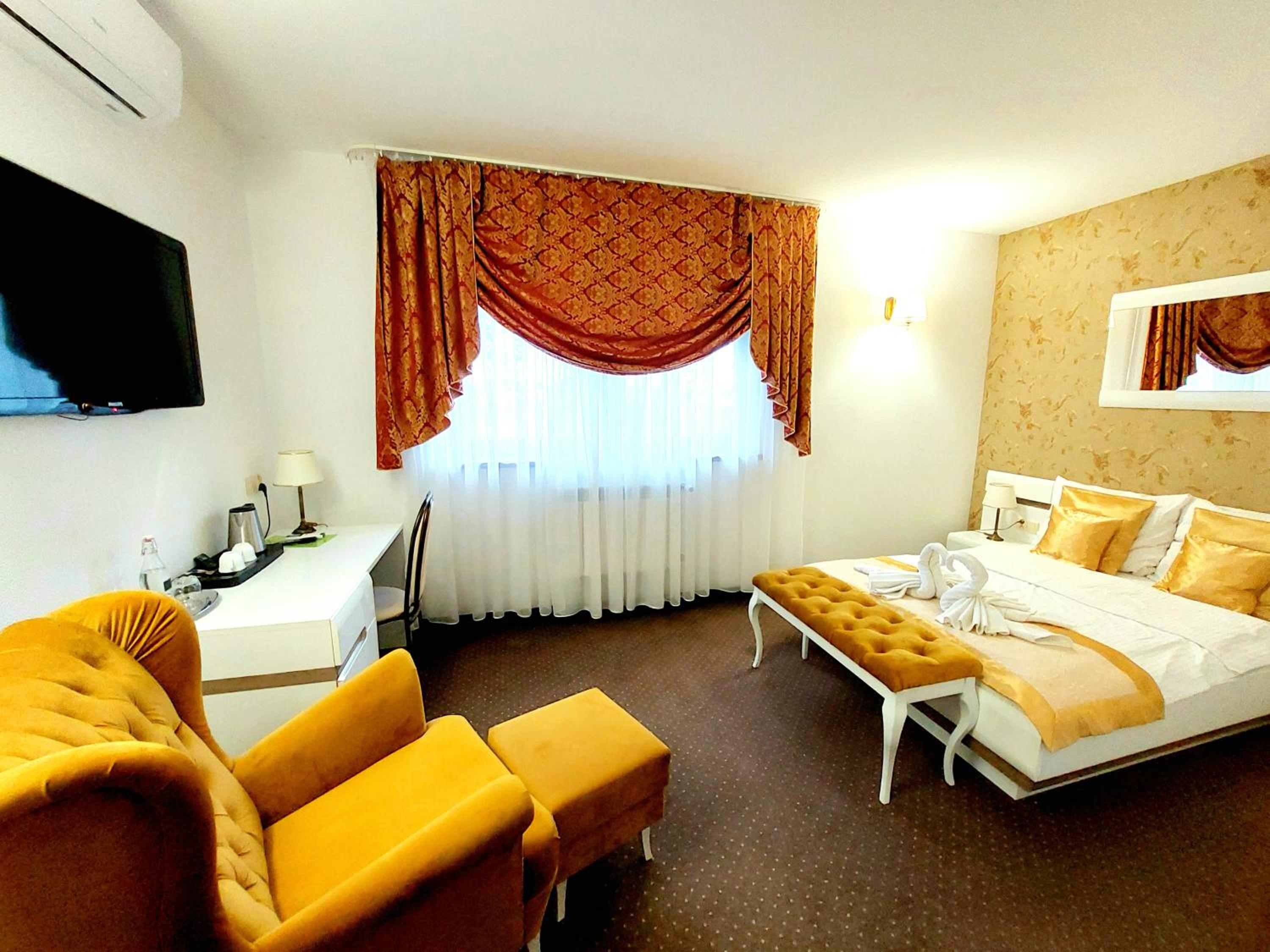 Deluxe Double Room with Bath