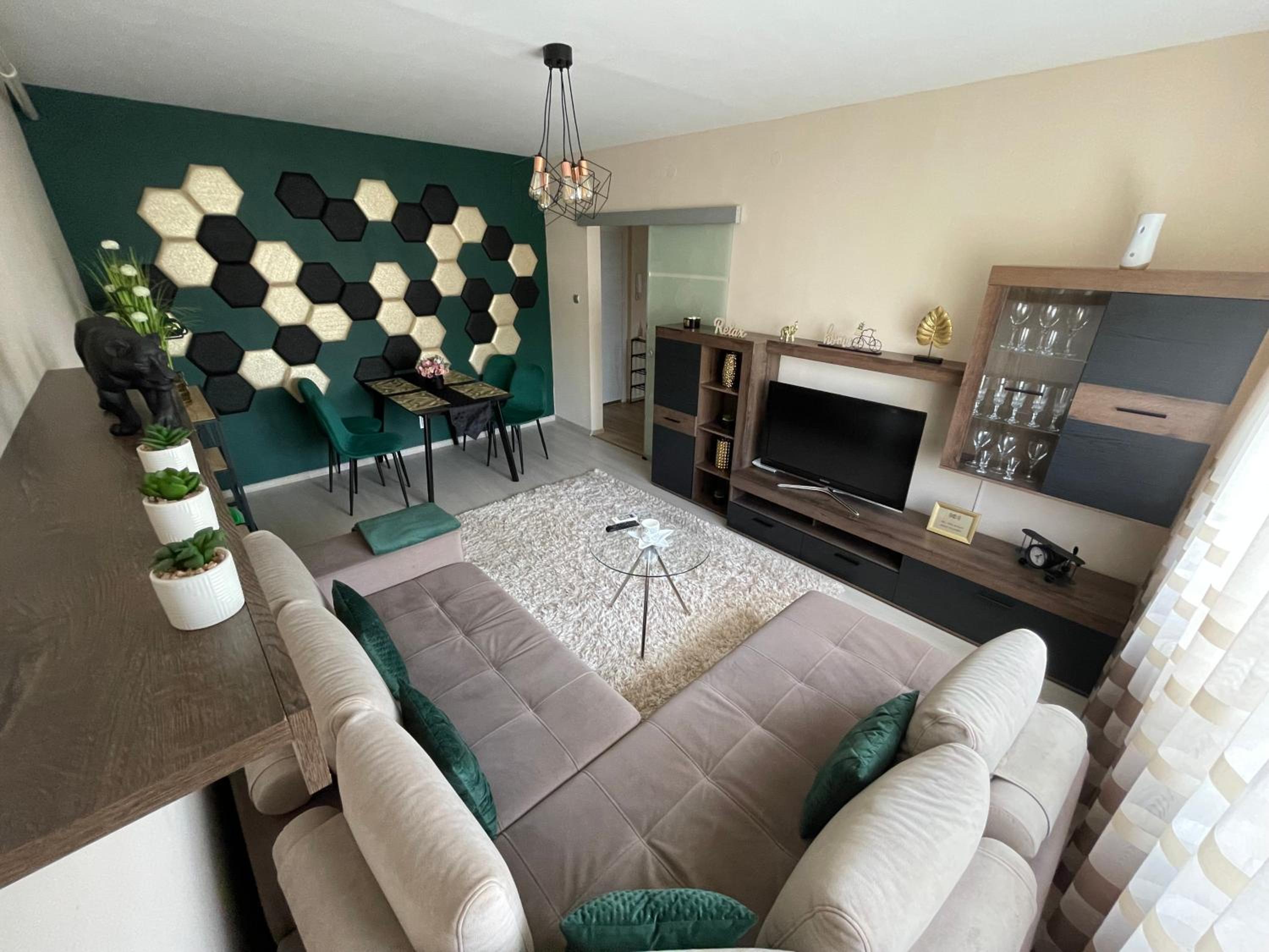 One-Bedroom Apartment - Photo 1