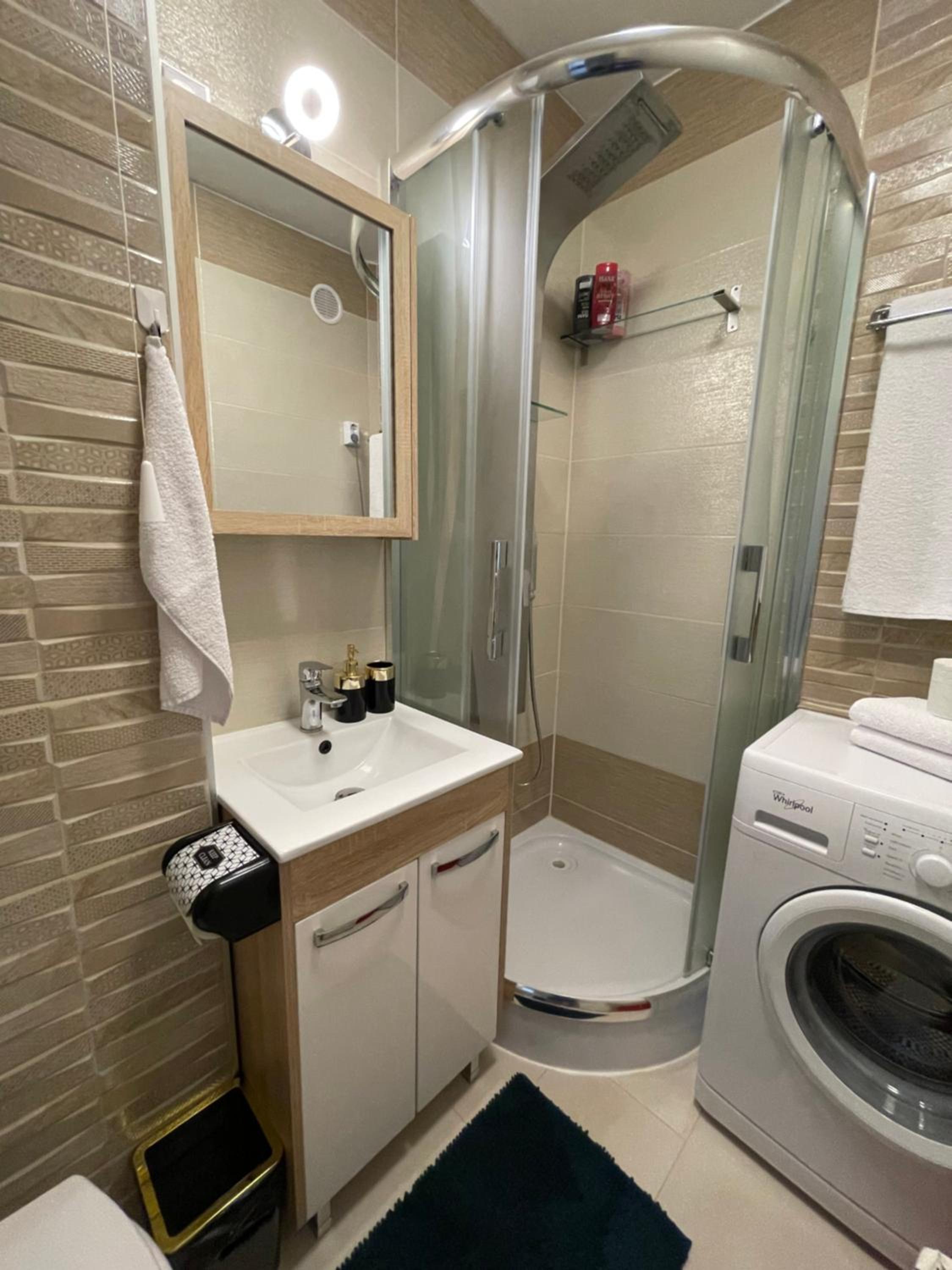 One-Bedroom Apartment - Photo 11