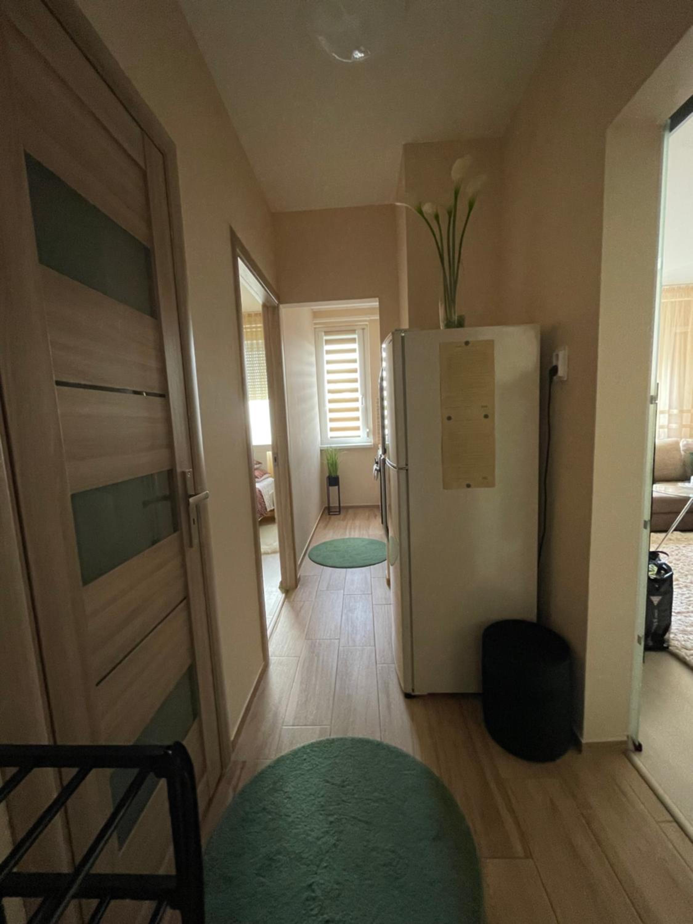 One-Bedroom Apartment - Photo 8