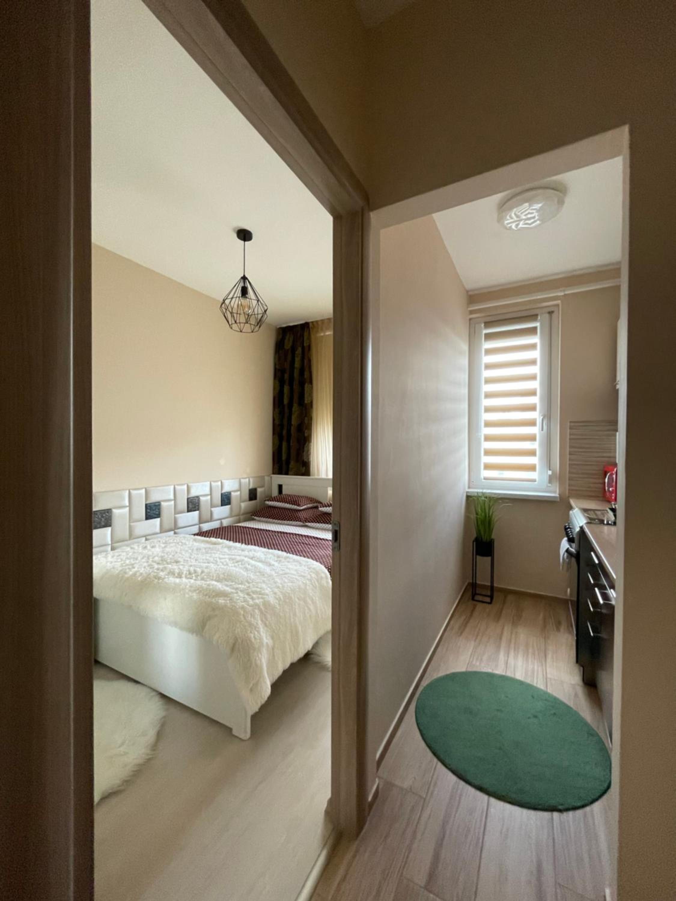 One-Bedroom Apartment - Photo 7