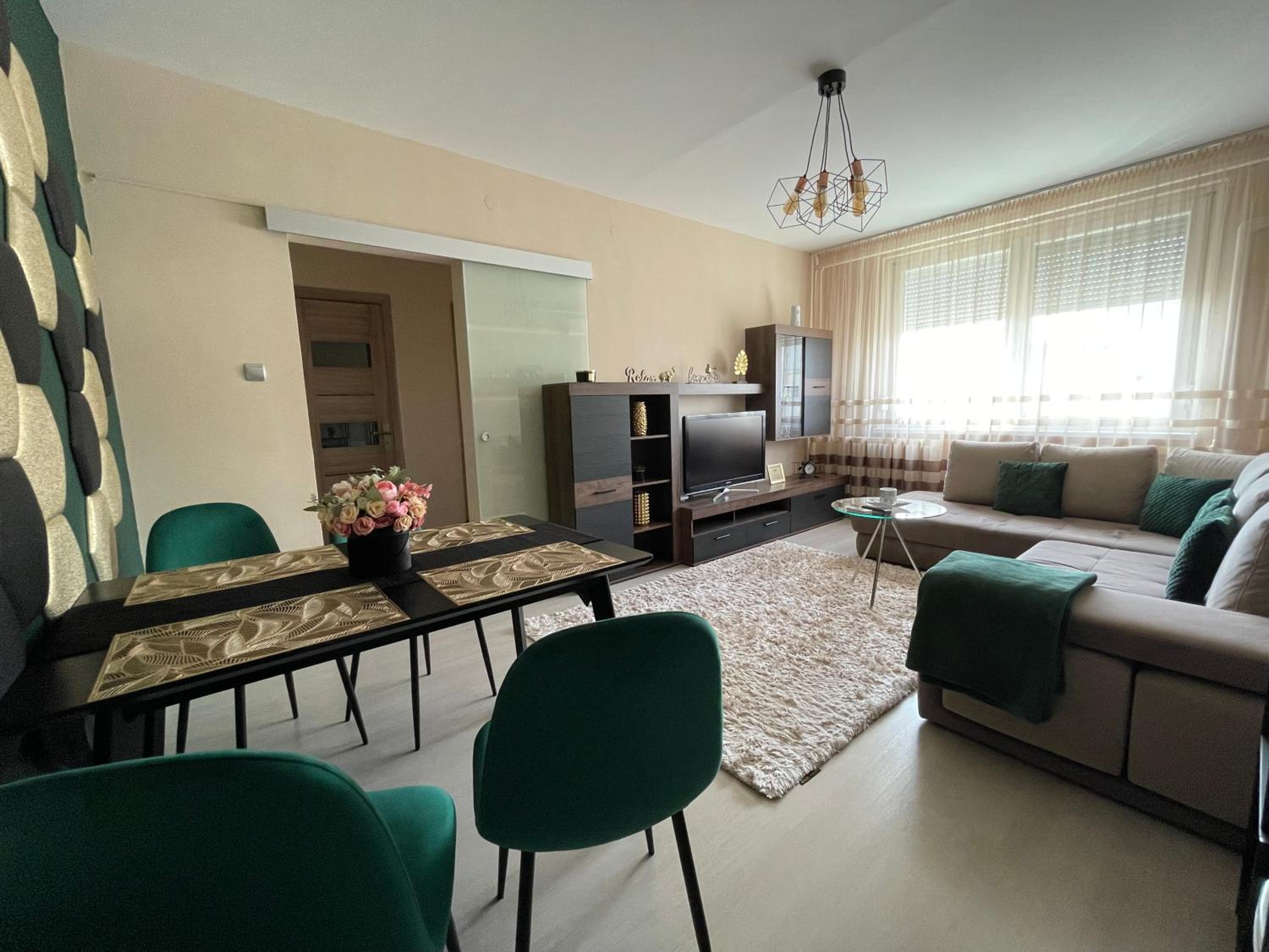 One-Bedroom Apartment - Photo 4