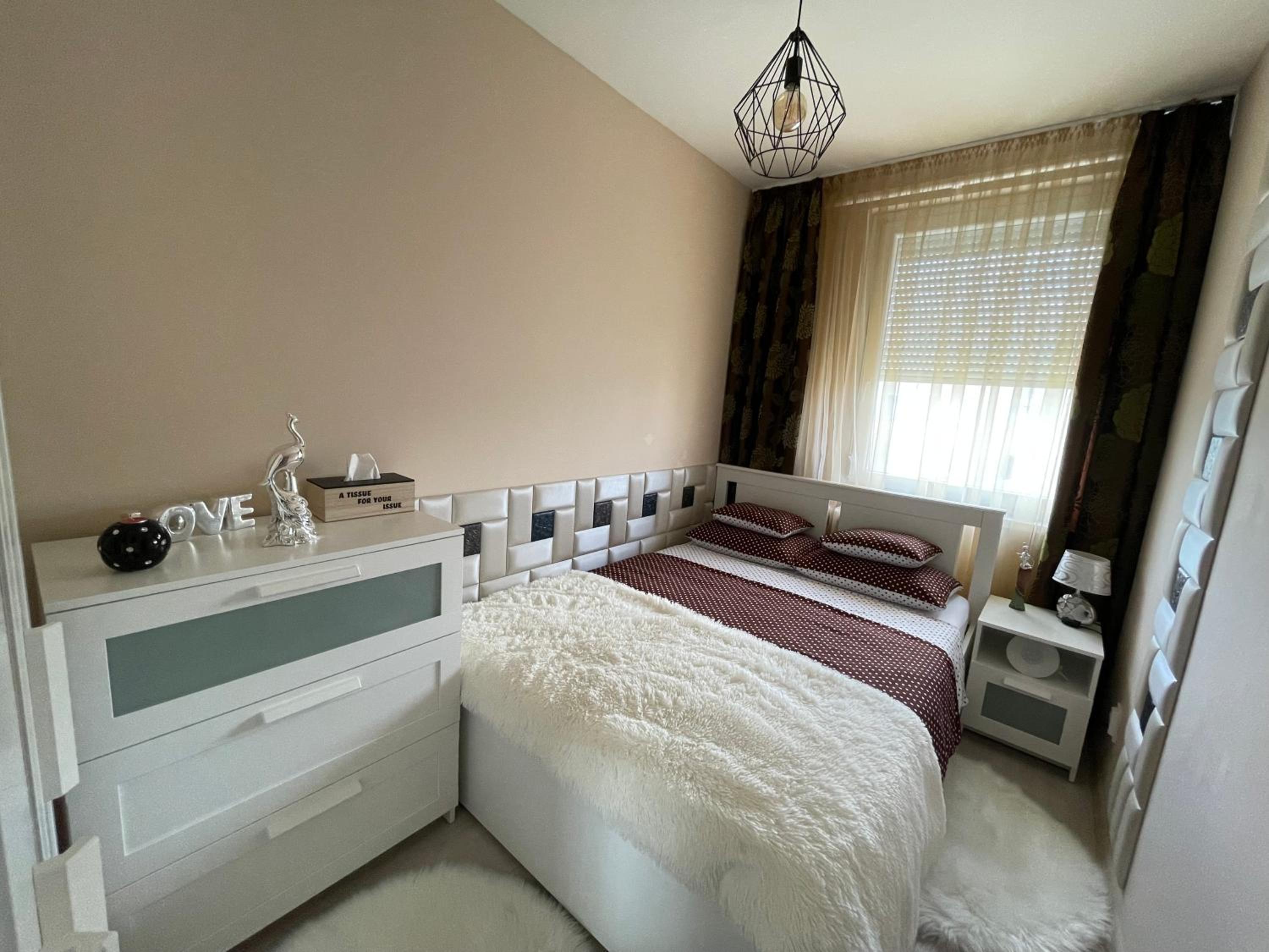 One-Bedroom Apartment - Photo 31