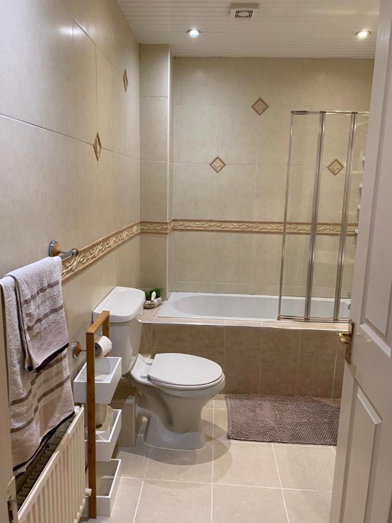 Two-Bedroom Apartment - Photo 9
