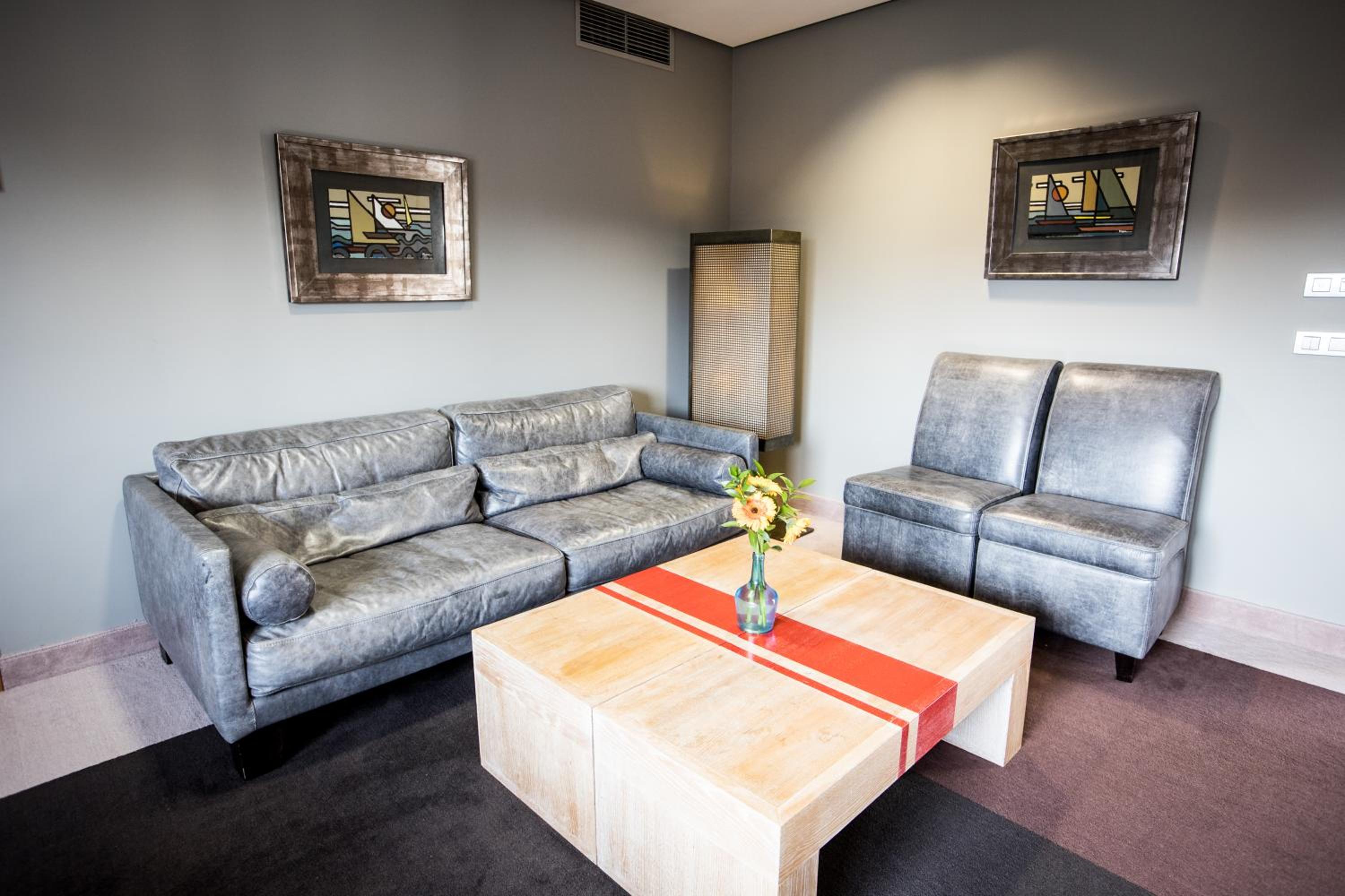 Suite - Photo 3