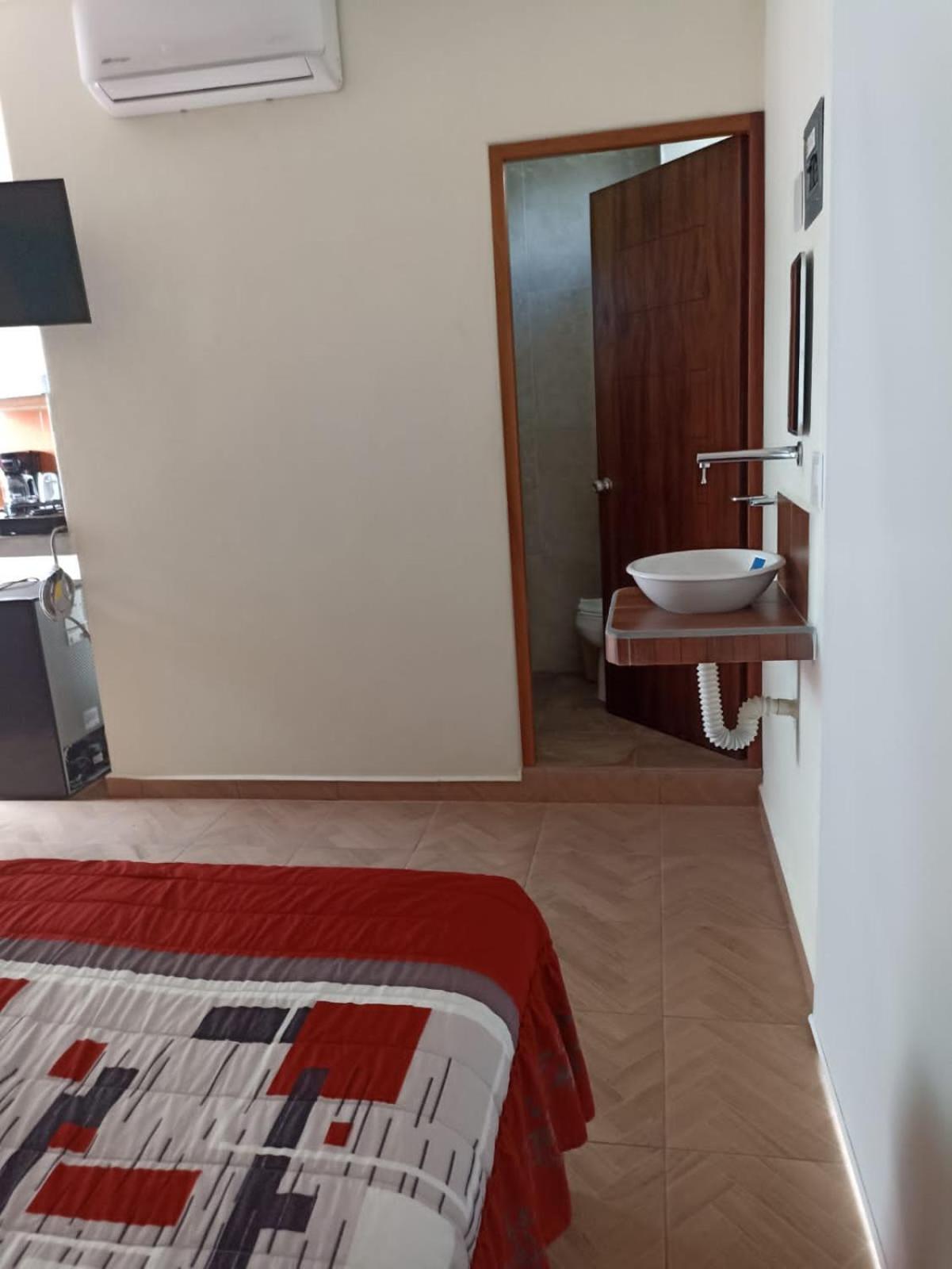 Double Room - Photo 10