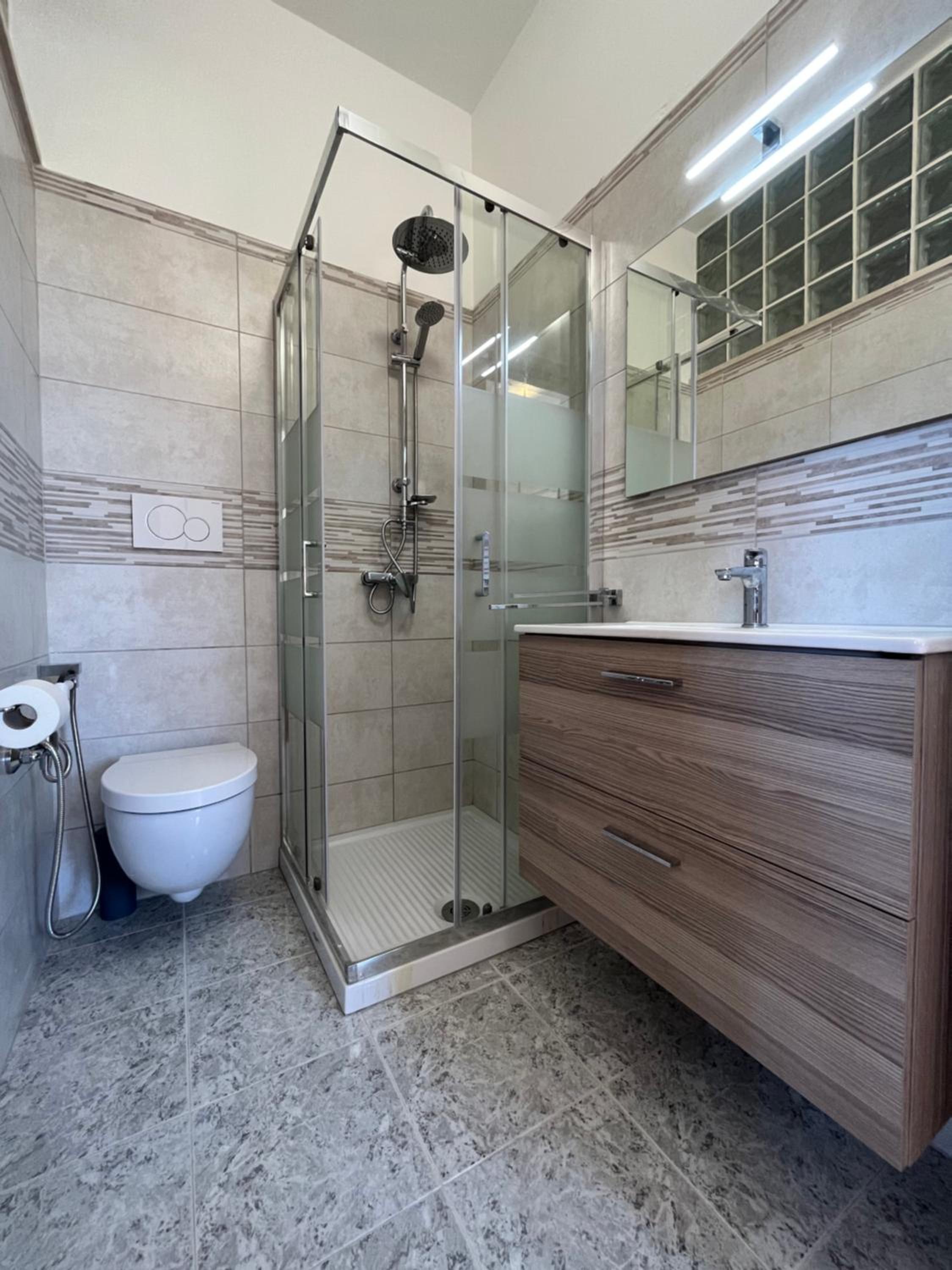 Double or Twin Room with Private Bathroom photo 2