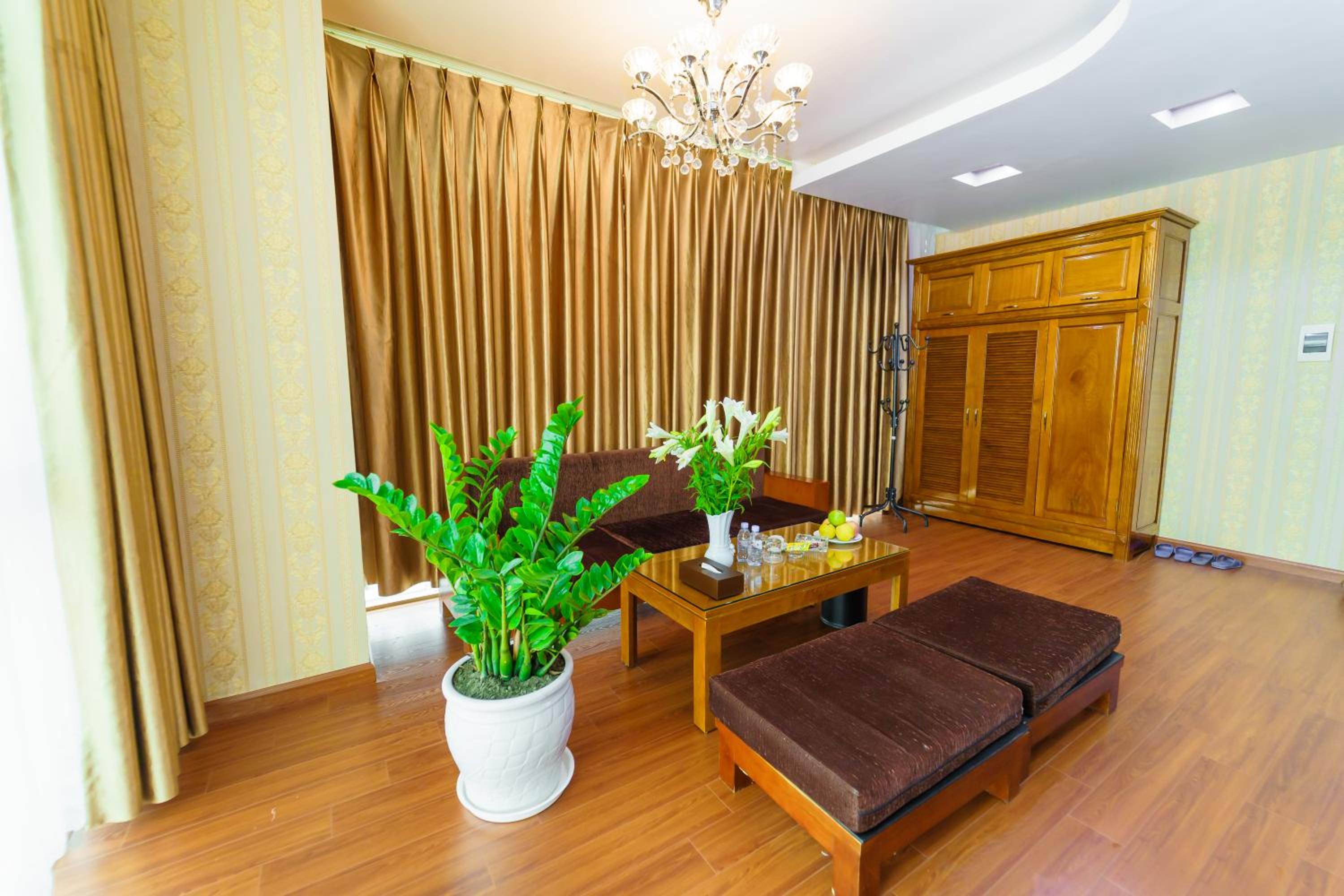 Queen Suite photo 3