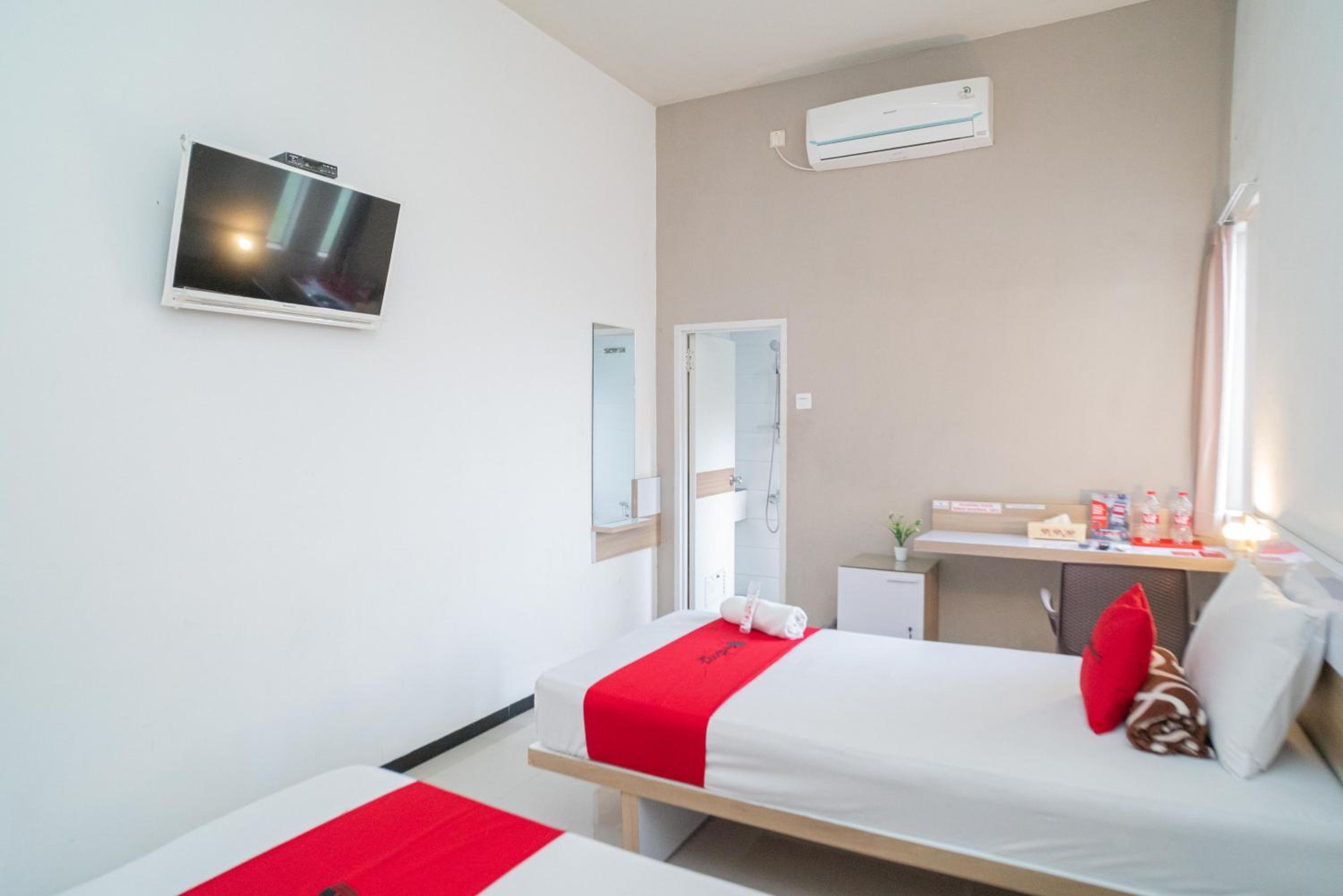 Deluxe Twin Room - Photo 7