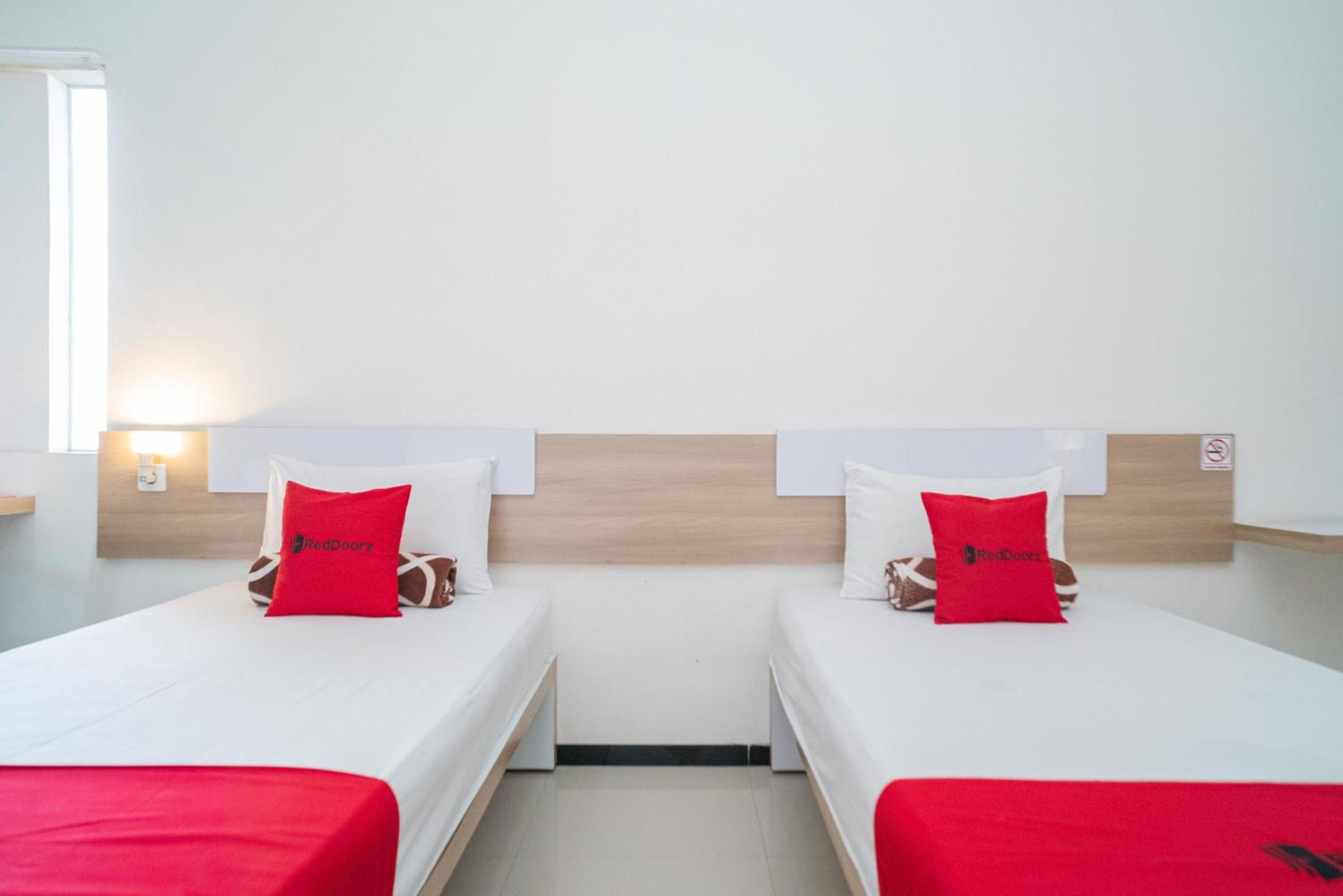 Deluxe Twin Room - Photo 9