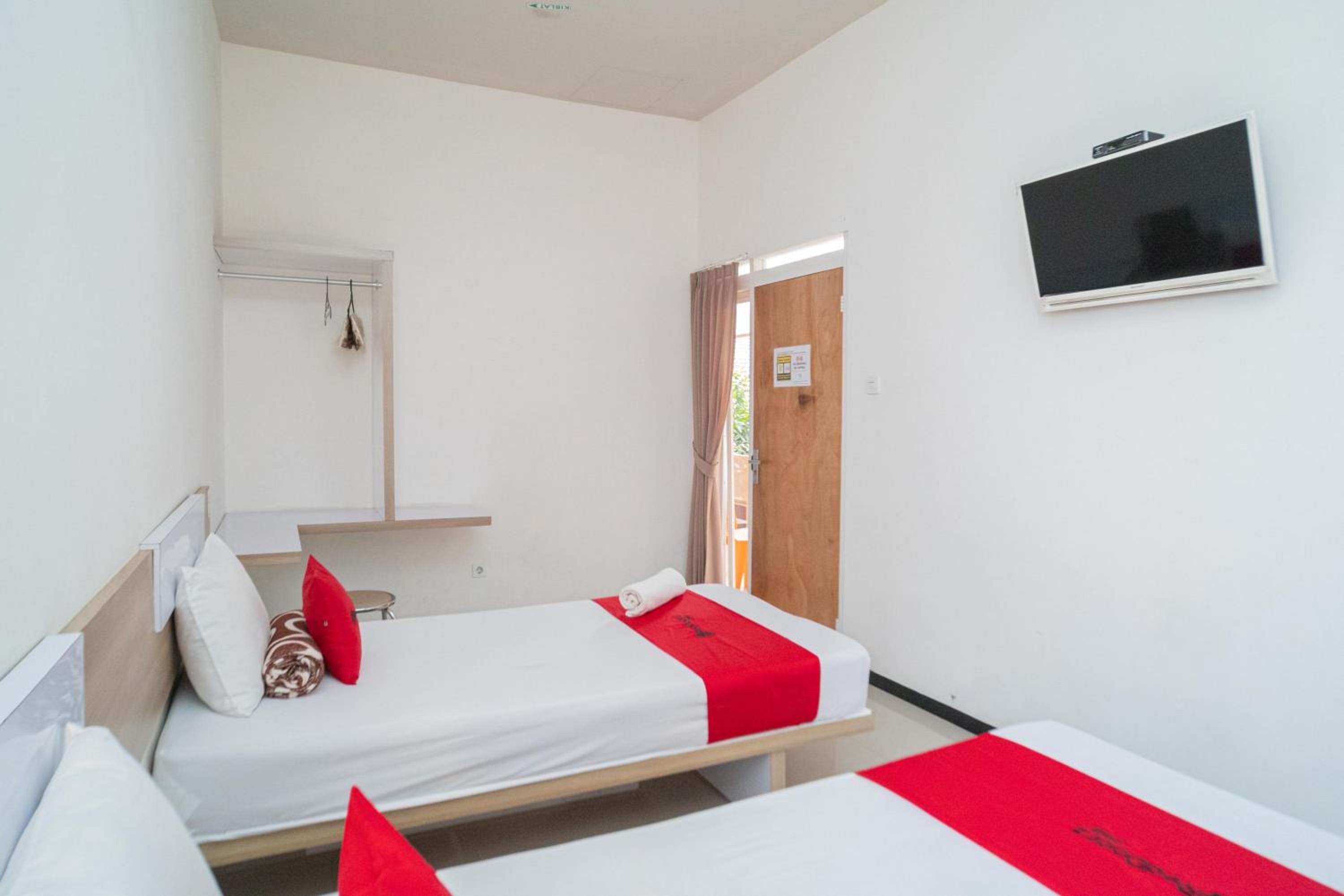 Deluxe Twin Room - Photo 6