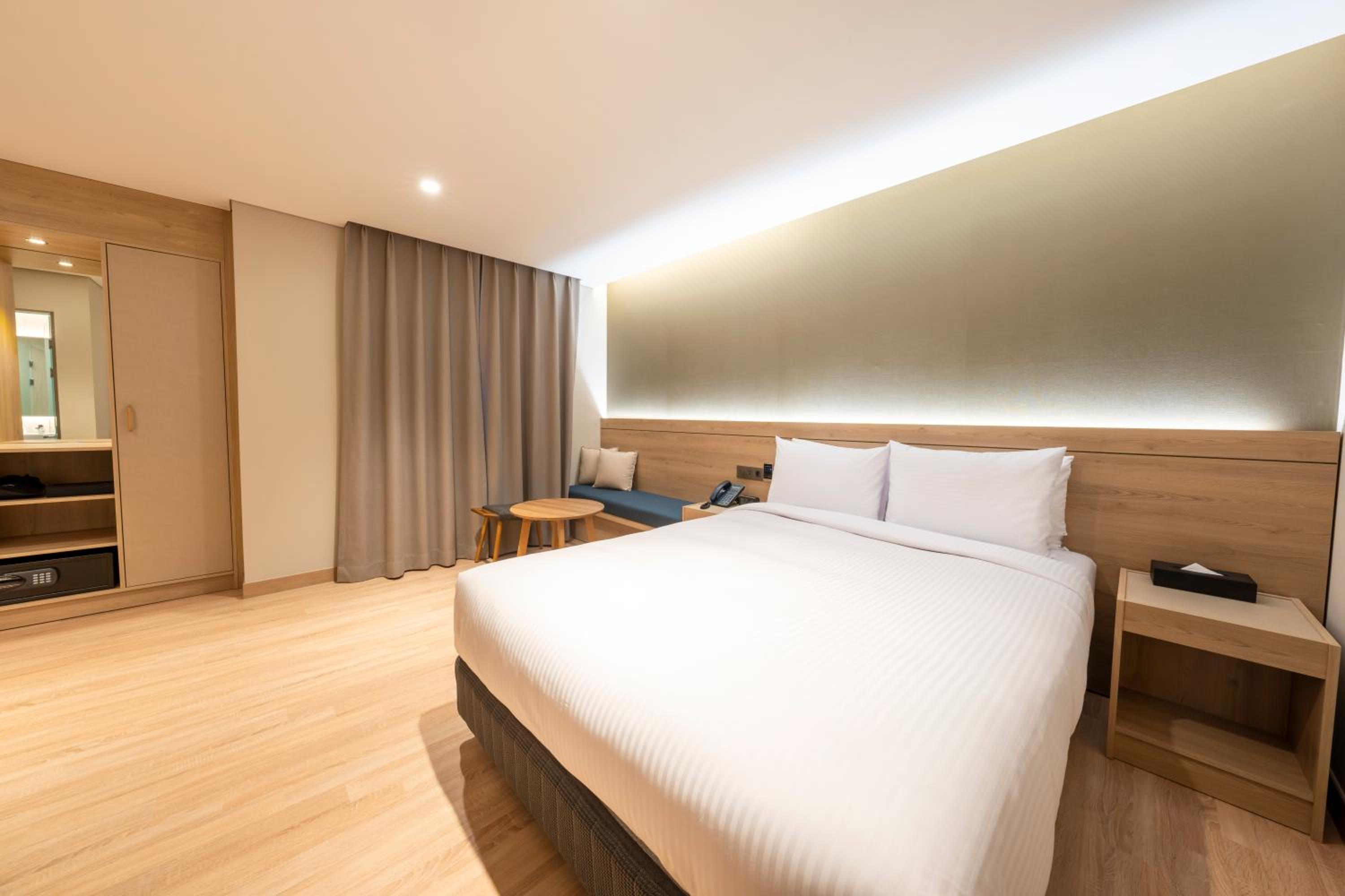 Deluxe Double Room with Bath