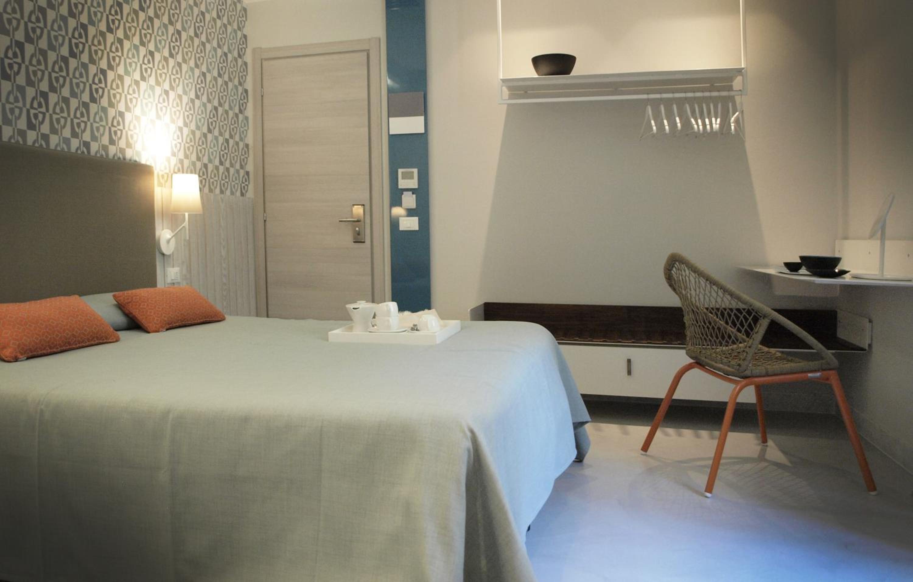 Double Room - Photo 7