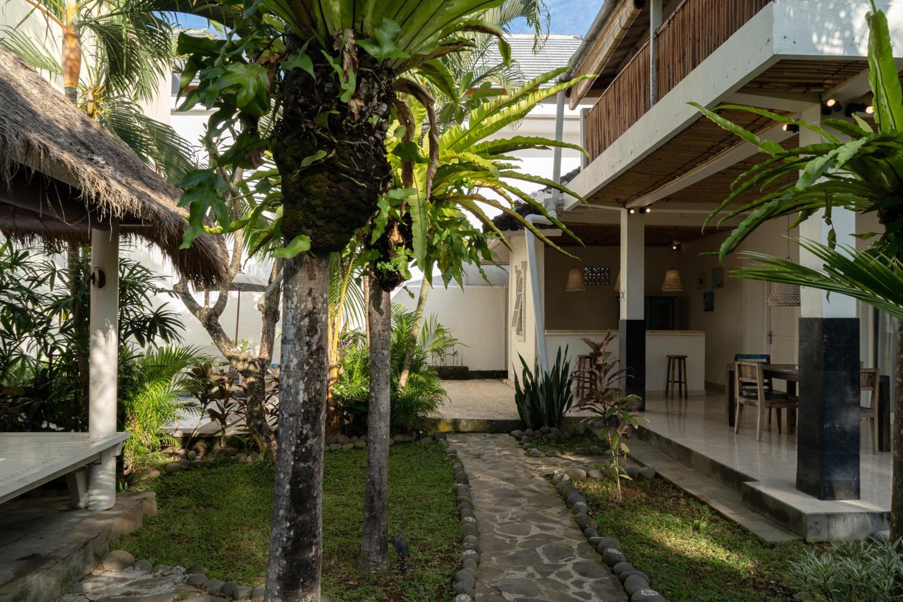 Double Room with Garden View - Photo 2